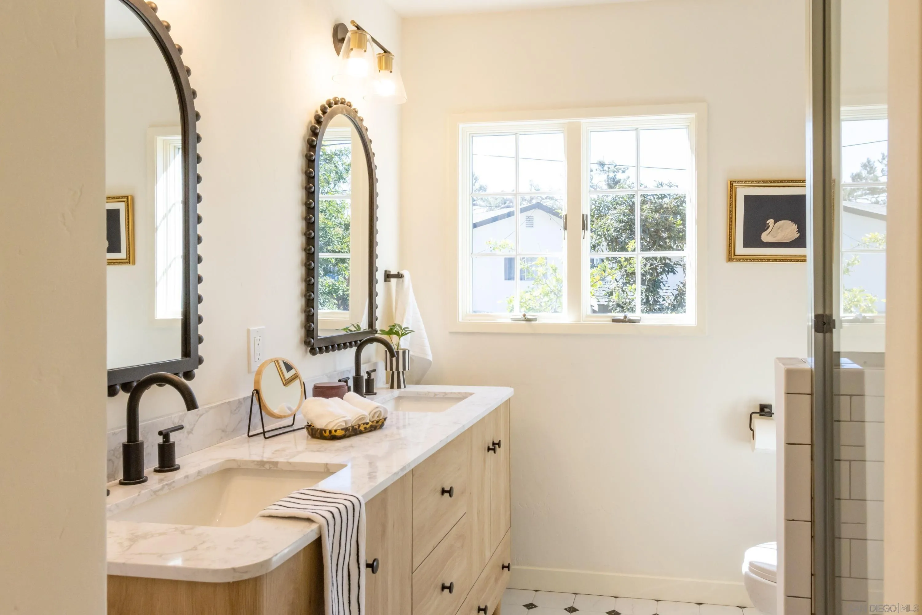https://cdn.realtyfeed.com/cdn/127/250019704/71fcb0418675608bbc427122760929c8.webp