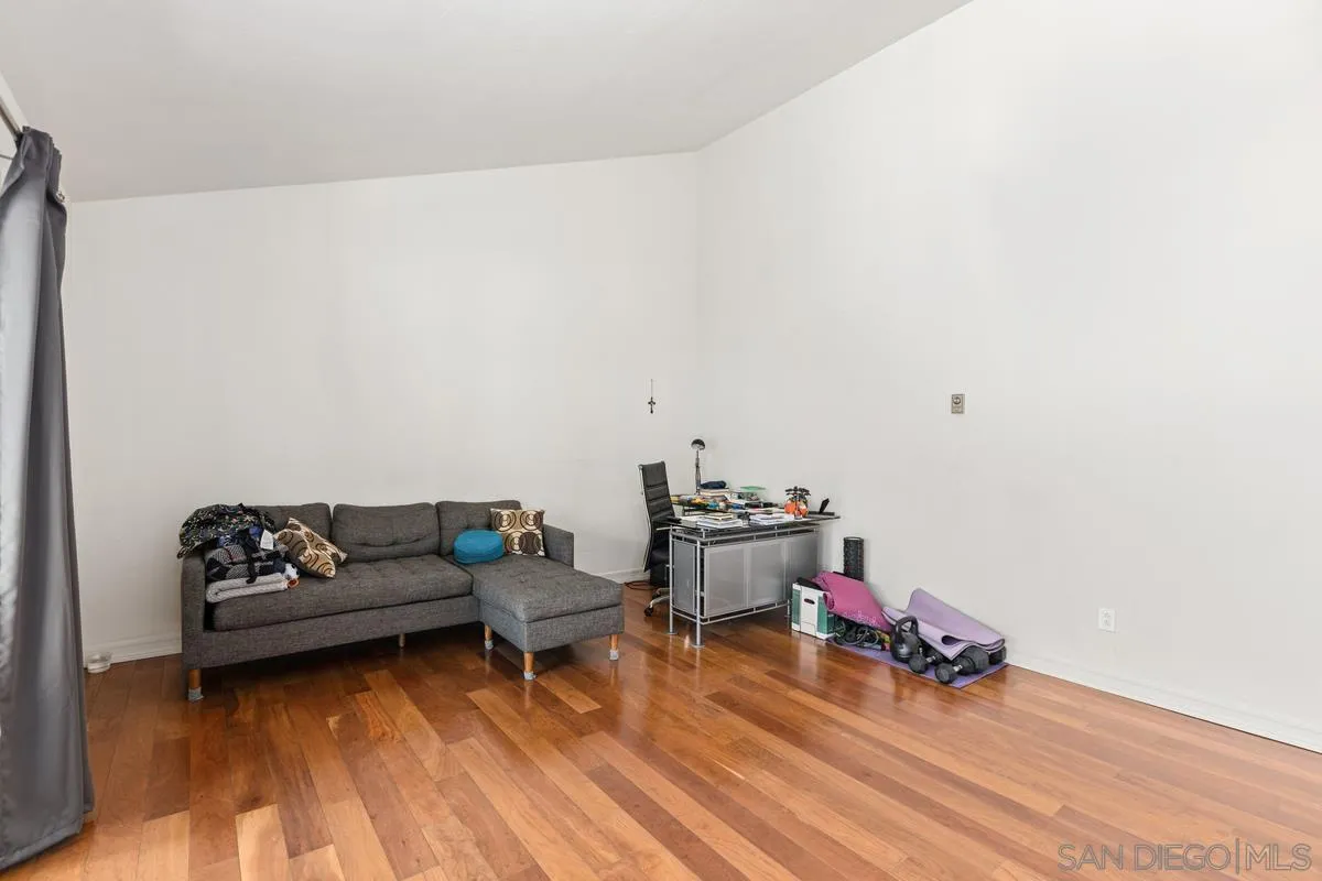Photo #5: 250019713 Listing 