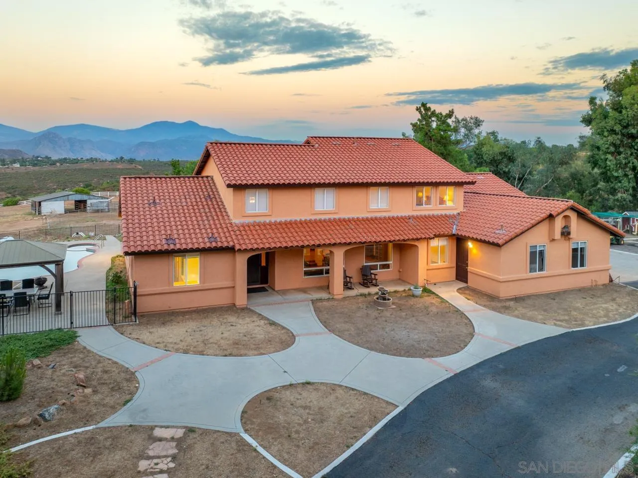https://cdn.realtyfeed.com/cdn/127/250019757/88fb22c171d71fb0857164d26a403b9a.webp