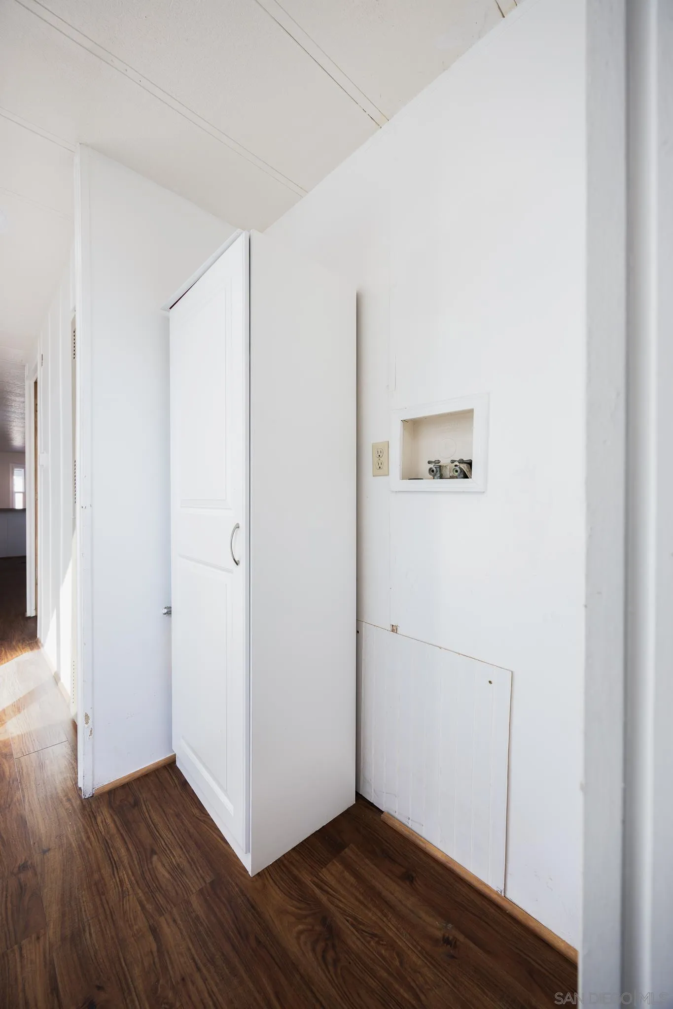 https://cdn.realtyfeed.com/cdn/127/250019765/d6900a170b52a07b2dd1b1d7a9343313.webp