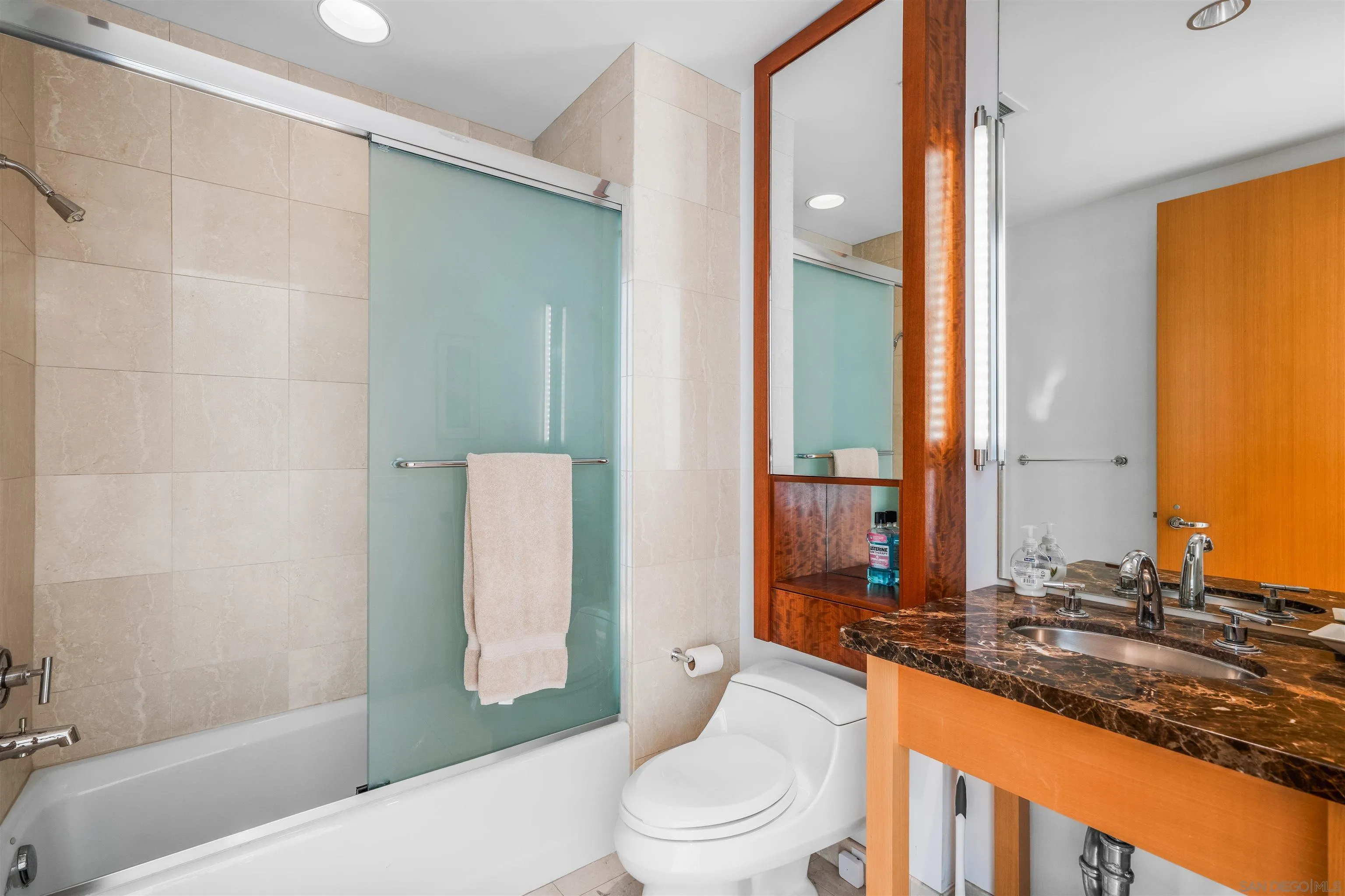 Photo #17: 250019772 Listing: Photo #17