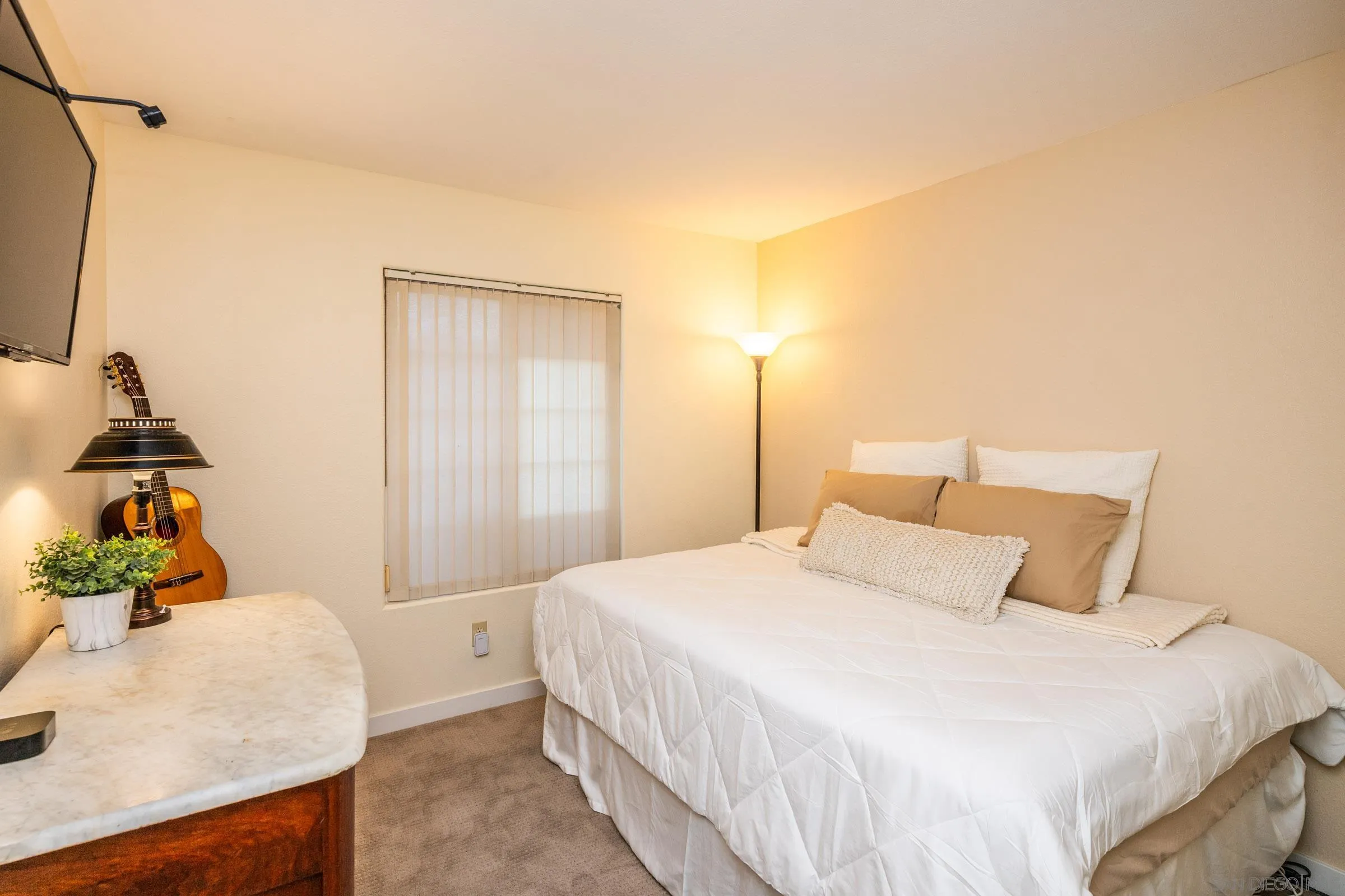 https://cdn.realtyfeed.com/cdn/127/250019789/118015ce95d6f84099a839b125ffa88c.webp