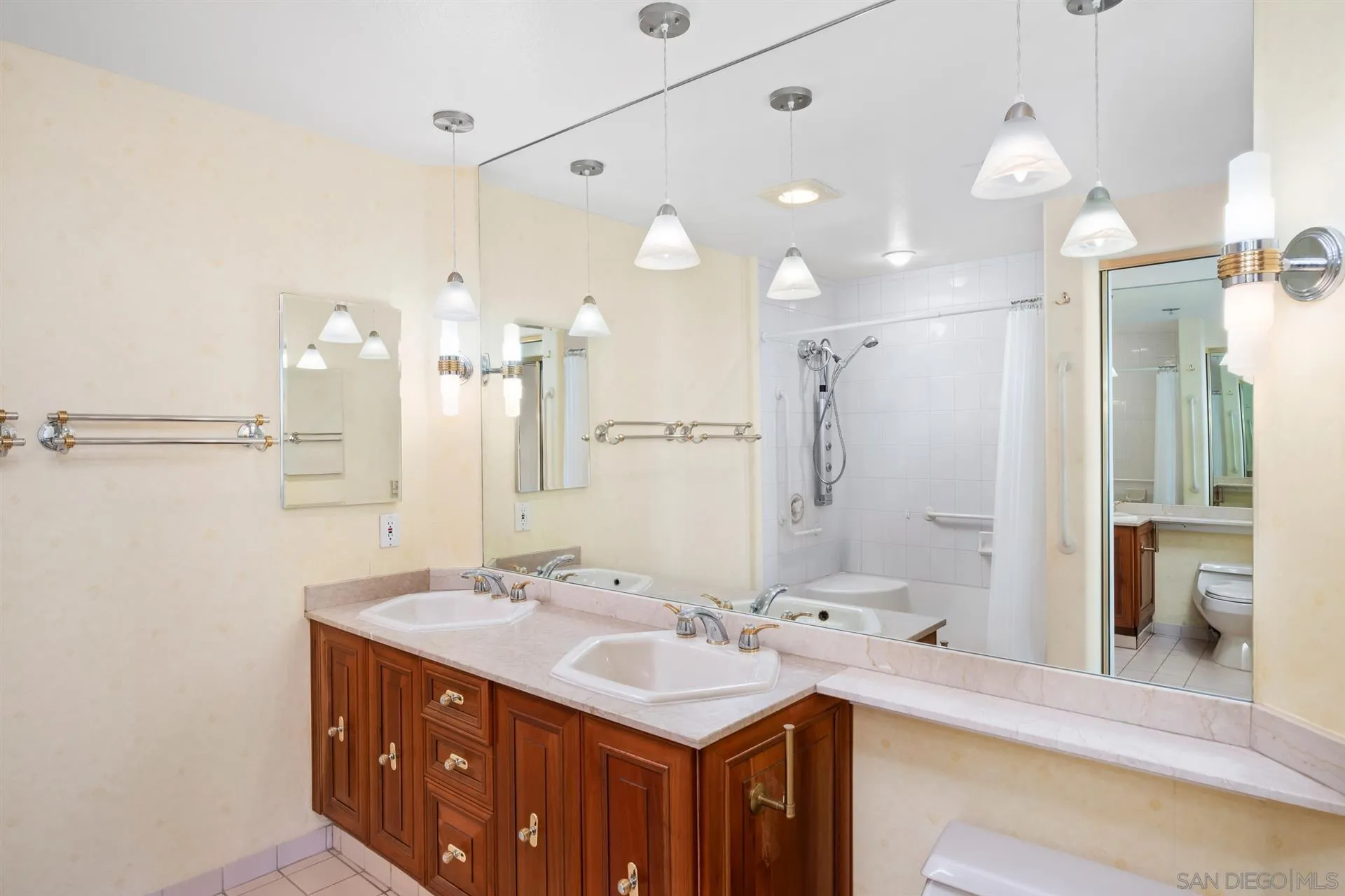 Photo #18: 250019834 Listing: Photo #18