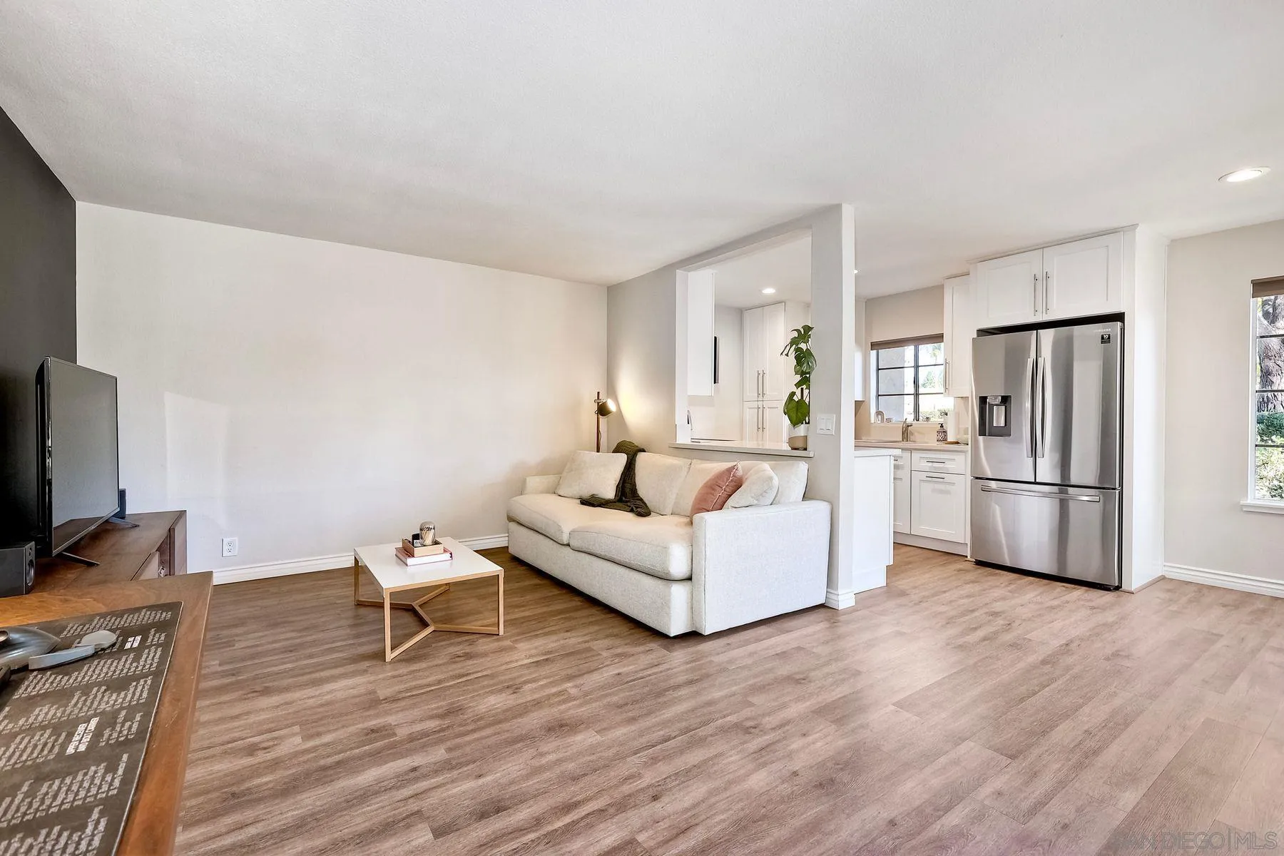 Photo #2: 250019908 Listing 