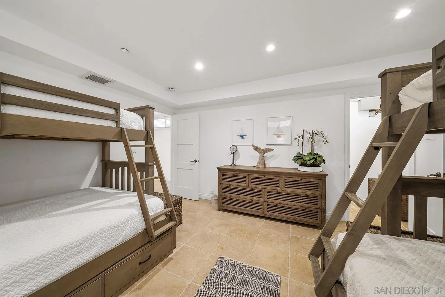 https://cdn.realtyfeed.com/cdn/127/250019935/5139d2307c6765369edc2f6bd8467936.webp
