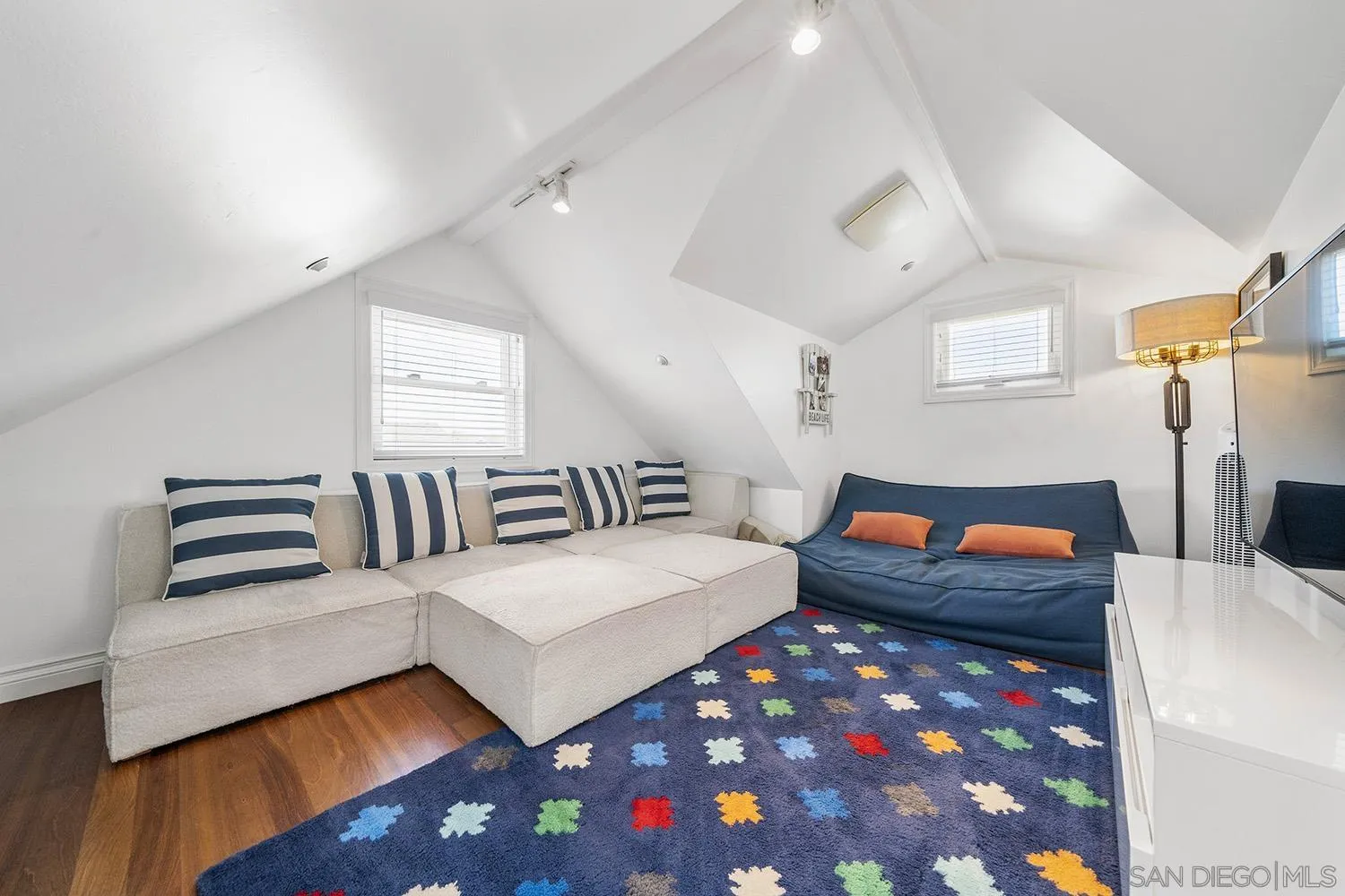 https://cdn.realtyfeed.com/cdn/127/250019935/6e83f53fc65555991e7186d39941a477.webp