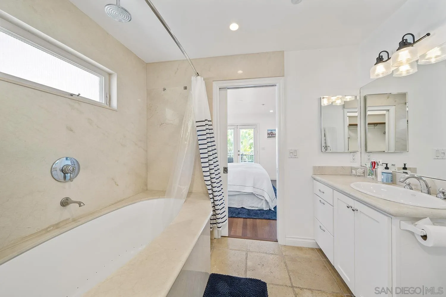 https://cdn.realtyfeed.com/cdn/127/250019935/d21e87d6b8a8b7dcc7890655bd71d1c6.webp