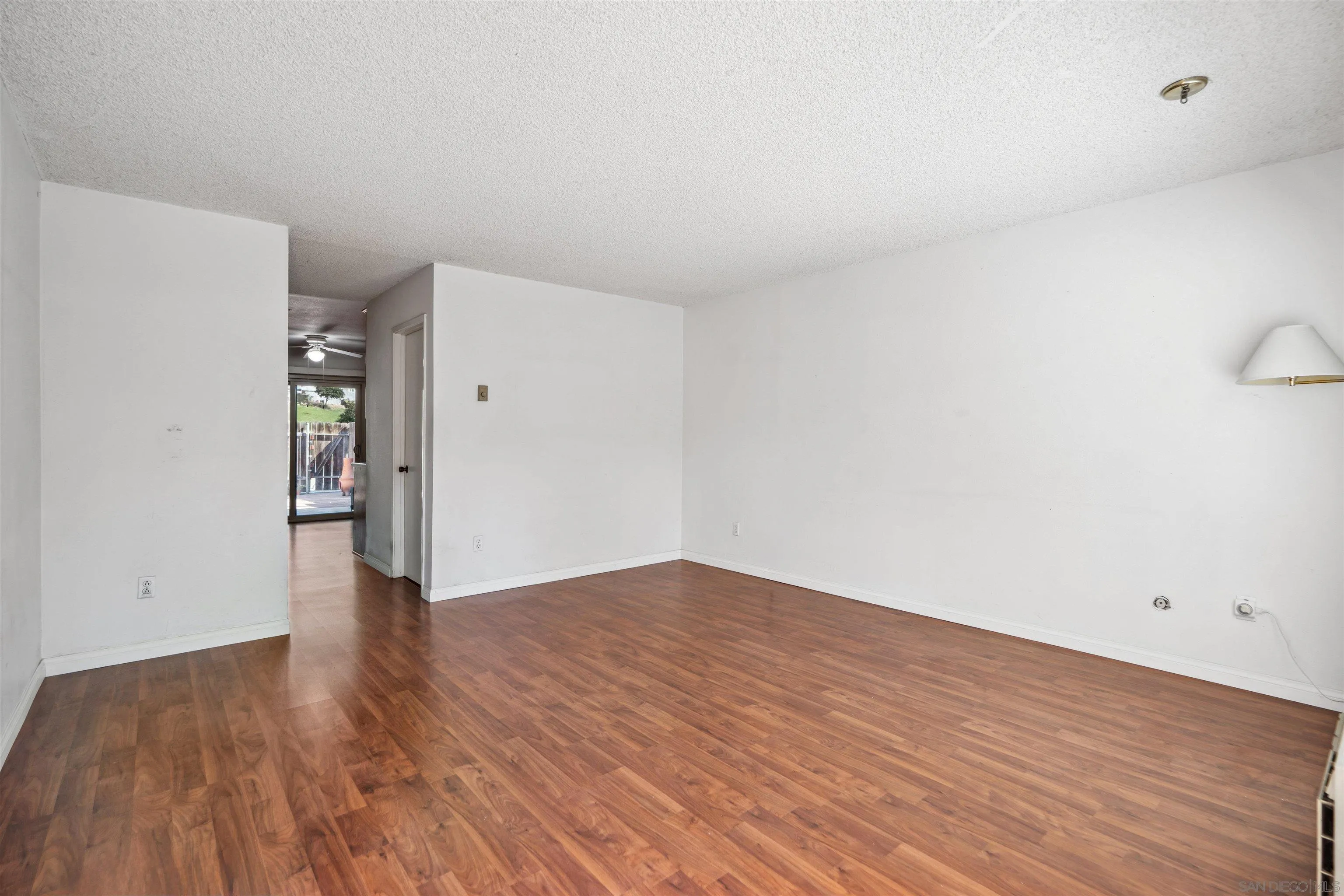 Photo #3: 250019944 Listing 