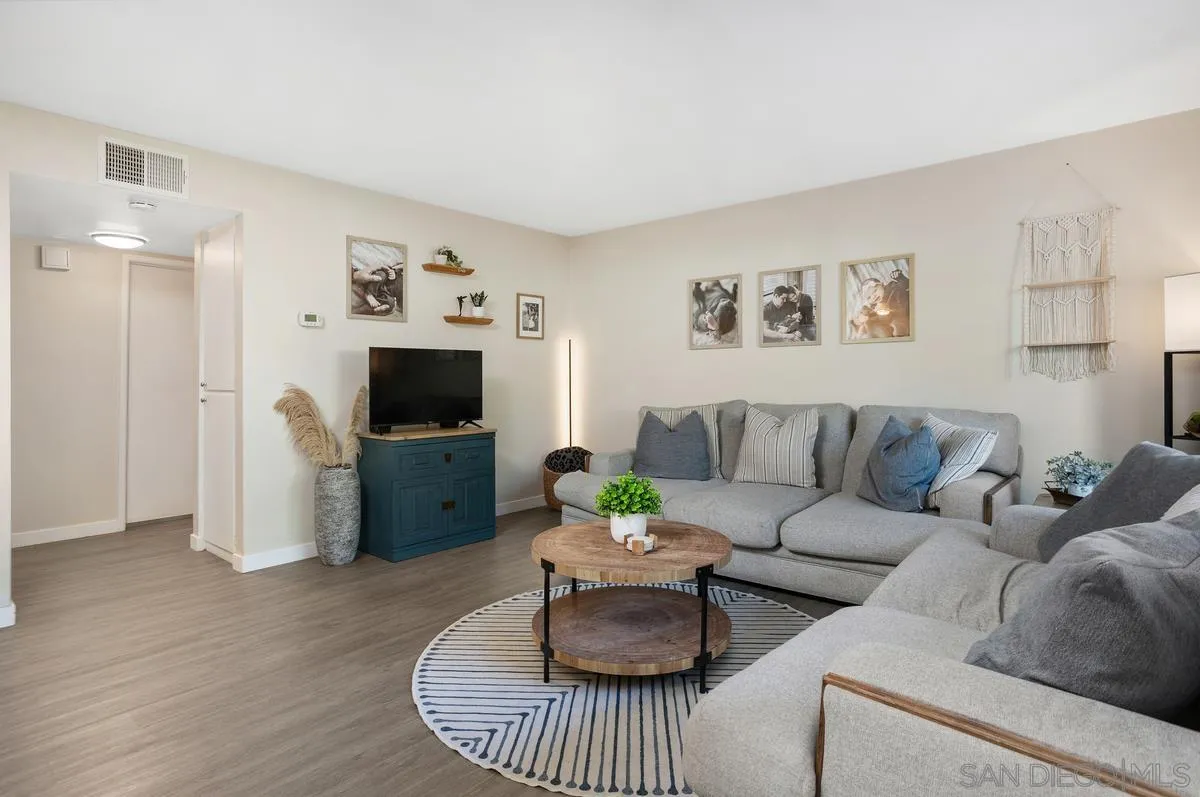 Photo #6: 250019957 Listing 