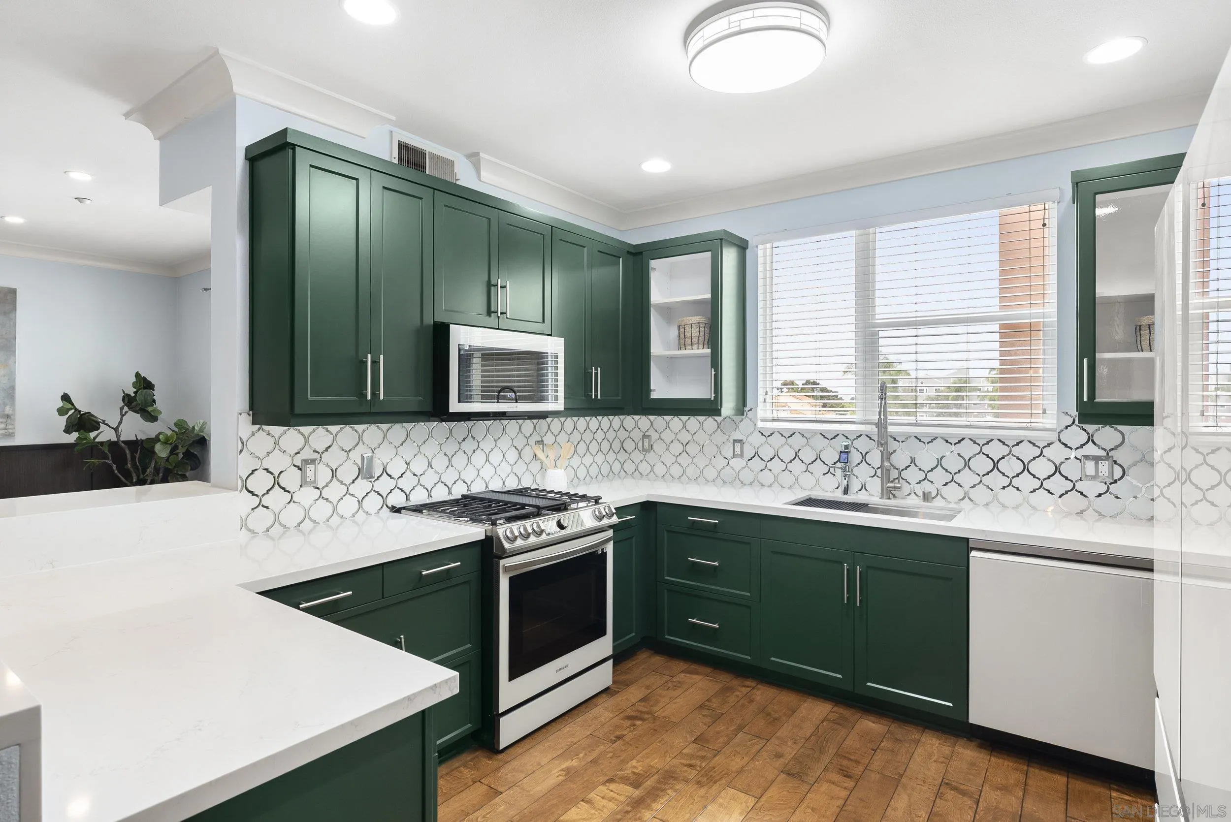 Photo #2: 250019959 Listing 