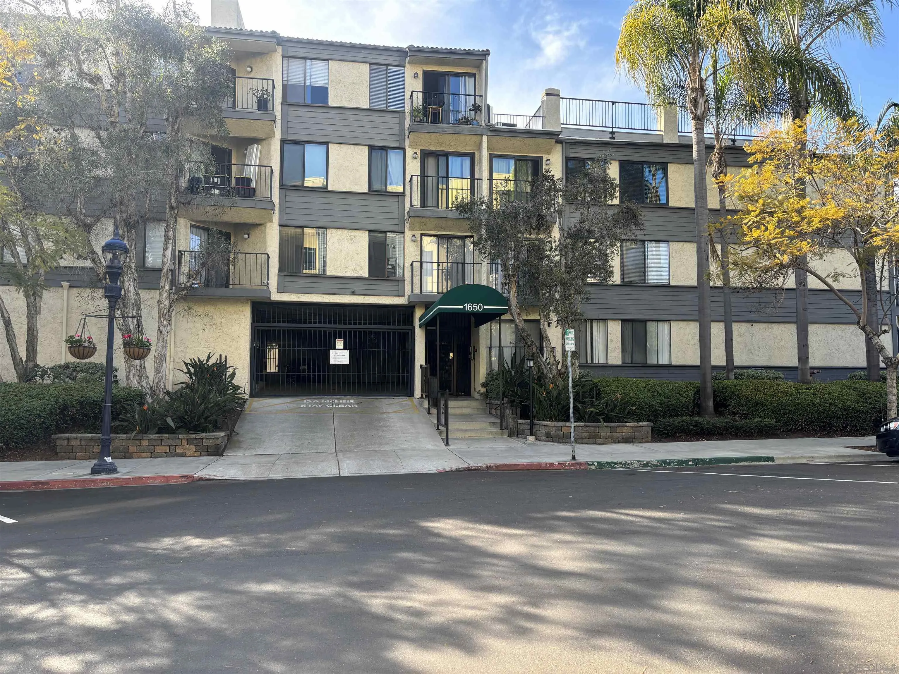 More Details about MLS # 250019976 : 1650 8TH AVE. UNIT 110