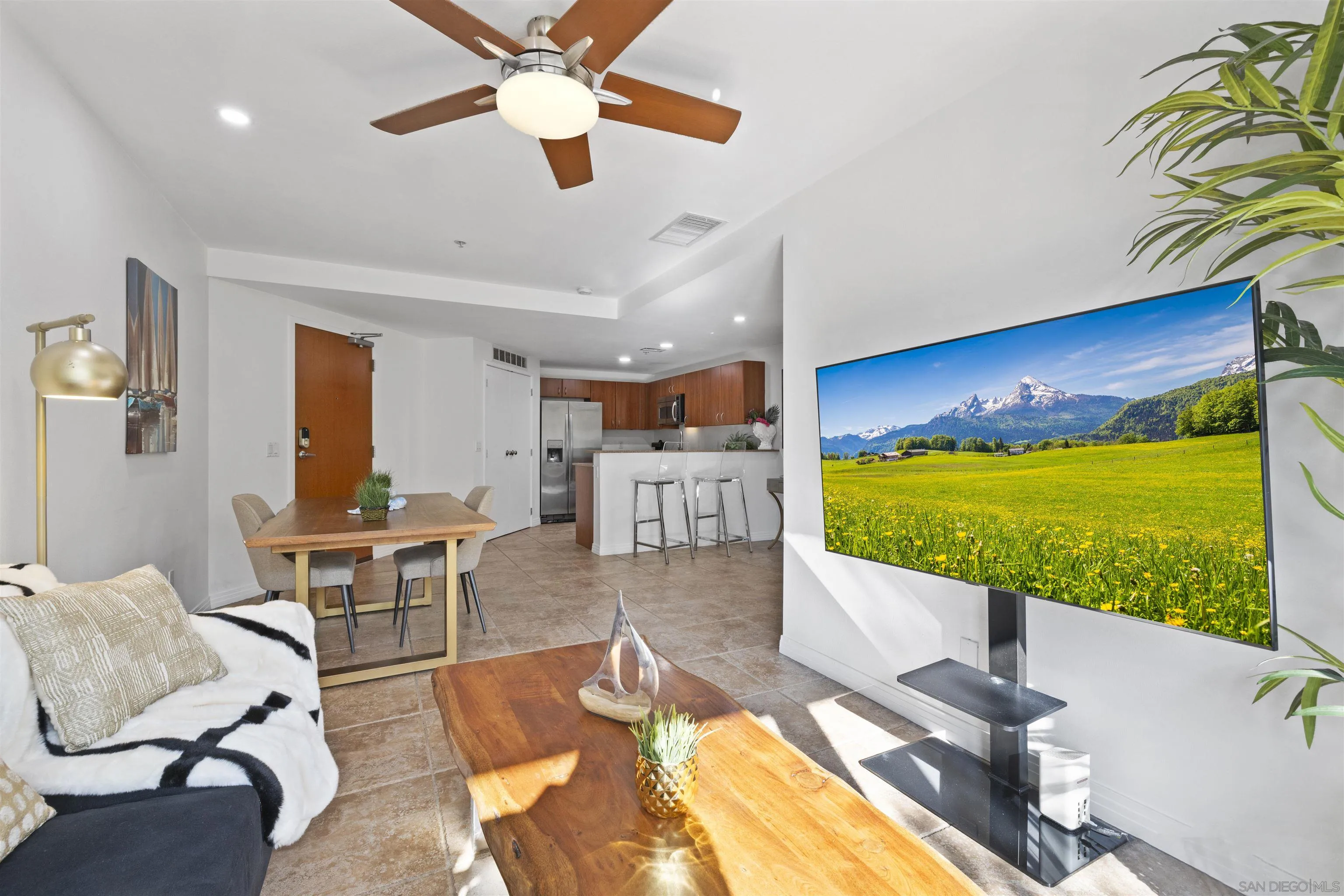 Photo #2: 250019987 Listing 