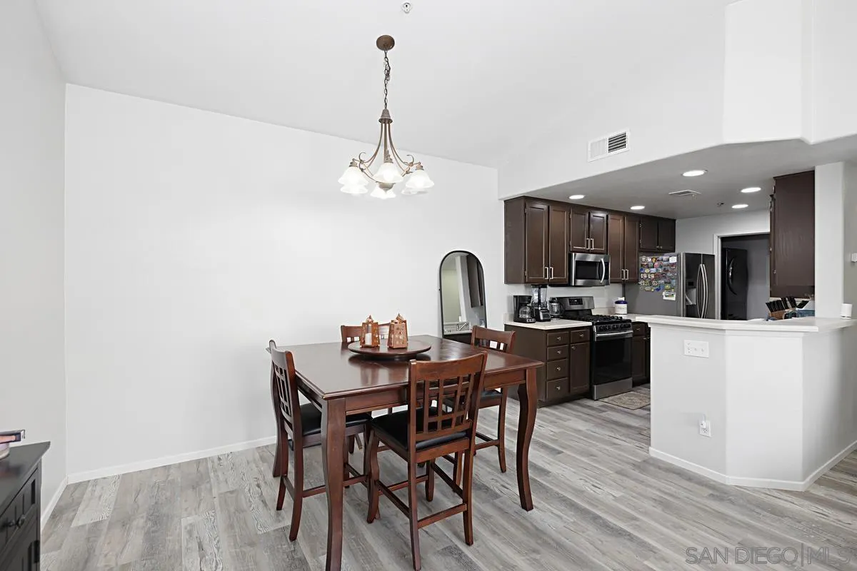 Photo #5: 250020280 Listing 