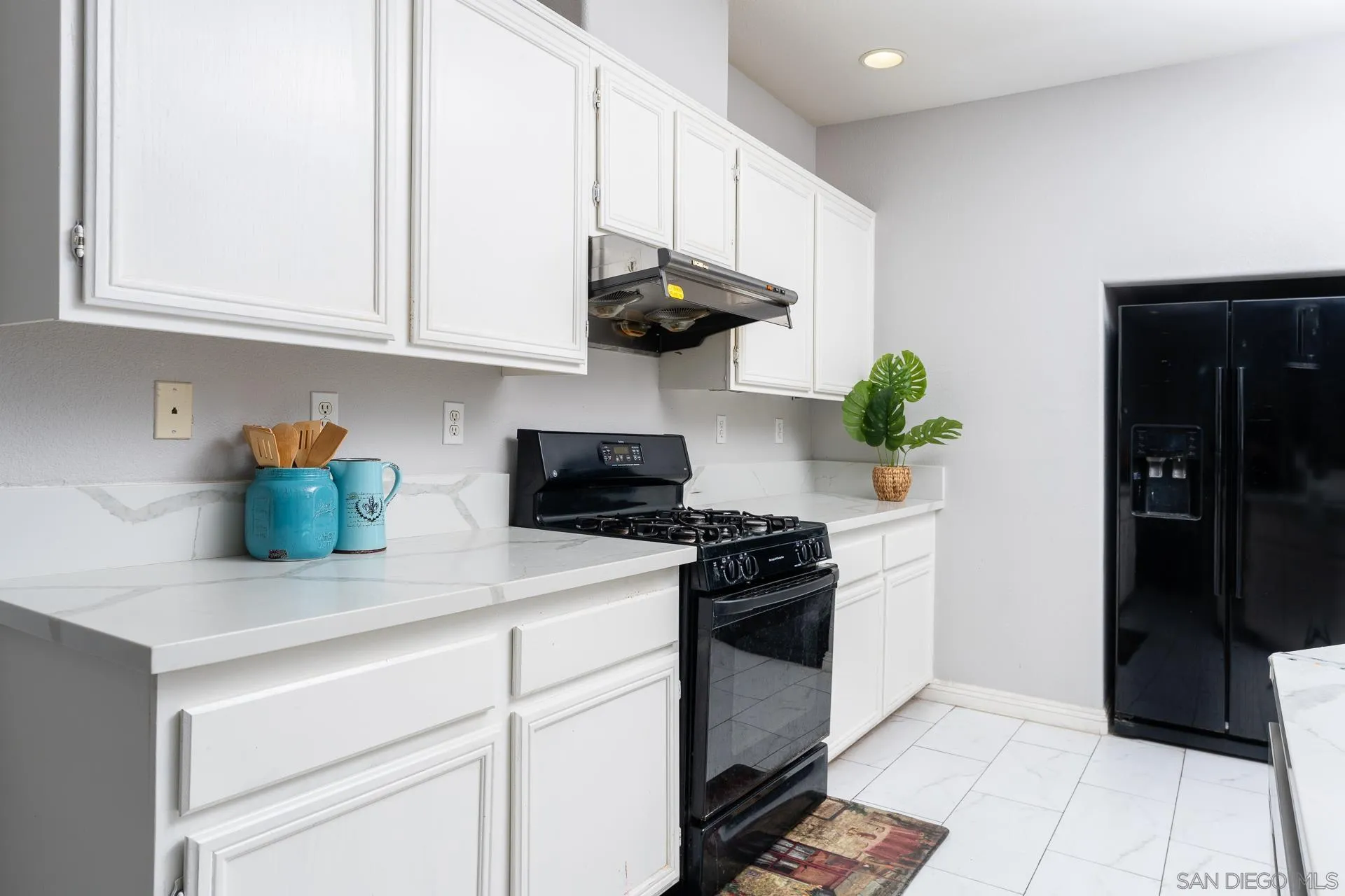 https://cdn.realtyfeed.com/cdn/127/250020316/c5808268d5510a4c71af7ccb22b358eb.webp