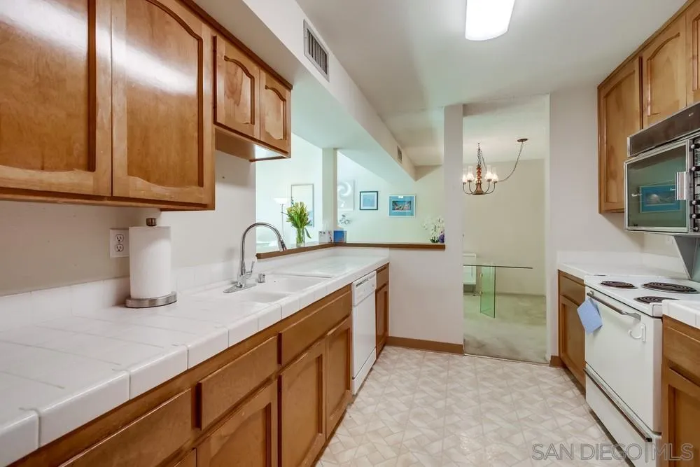 Photo #6: 250020335 Listing 