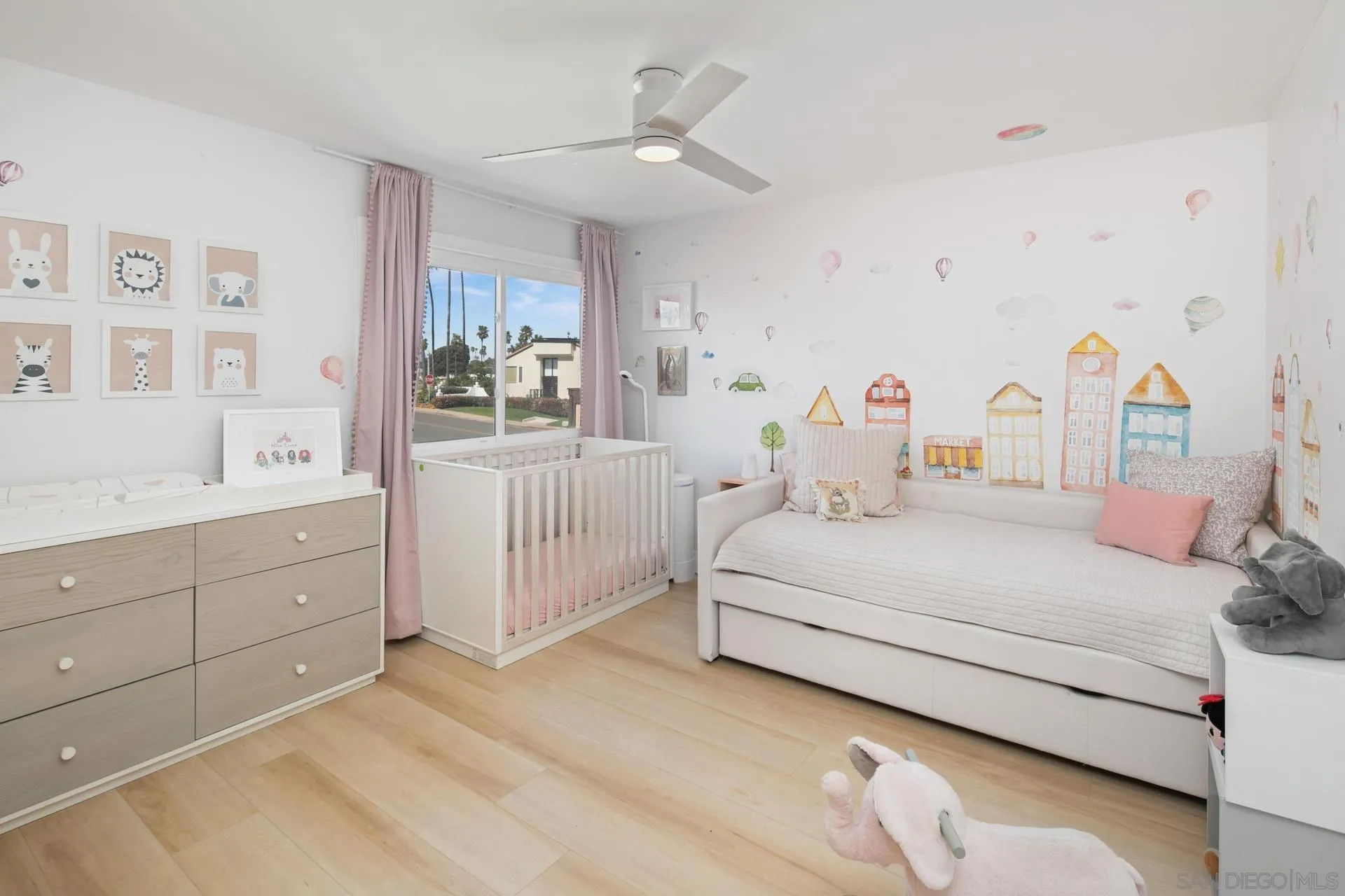 https://cdn.realtyfeed.com/cdn/127/250020380/2165bb12ba5603633305feeecb60605e.webp