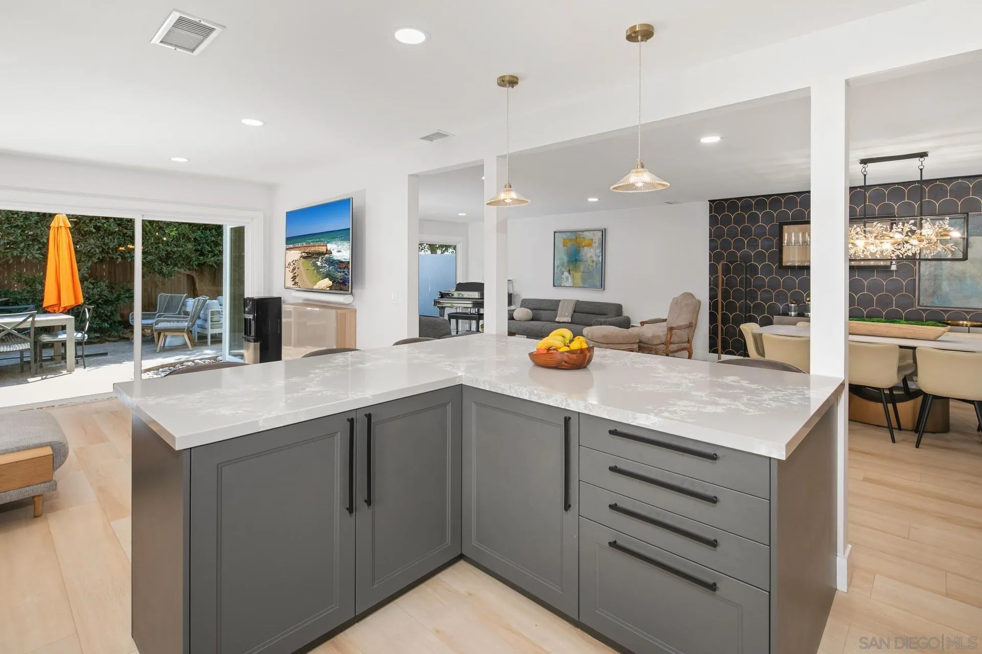 https://cdn.realtyfeed.com/cdn/127/250020380/21f0346af5a26f14cfa6cce619acba7c.webp