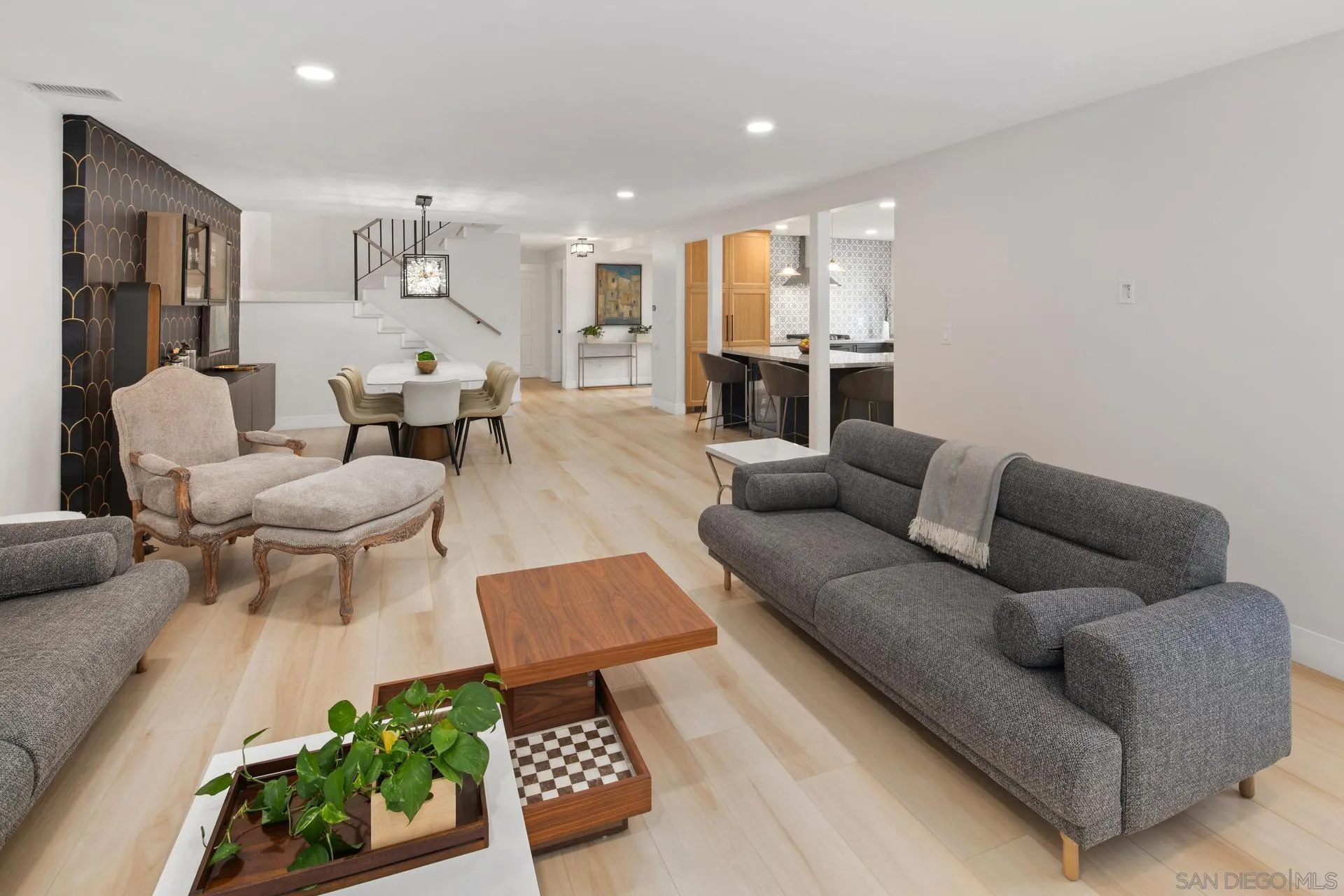 https://cdn.realtyfeed.com/cdn/127/250020380/239ec53a180fcb36ef8b59f0f421ffae.webp