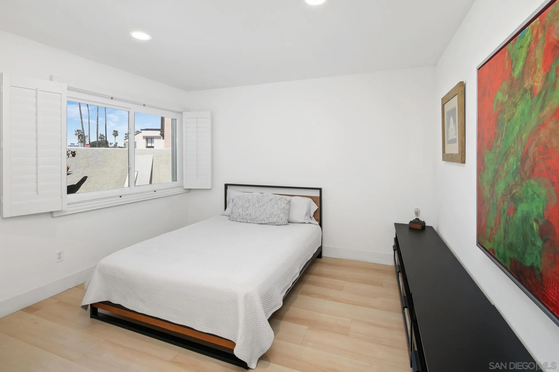 https://cdn.realtyfeed.com/cdn/127/250020380/4cb0f30d4b14368c3c079583e7a23bac.webp