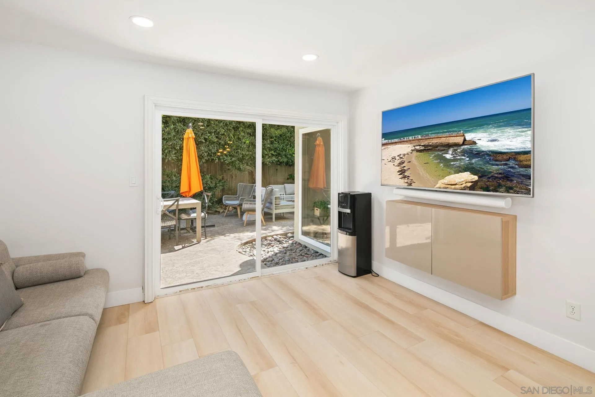 https://cdn.realtyfeed.com/cdn/127/250020380/75df3df97102bfa0578dedd735a5eb37.webp