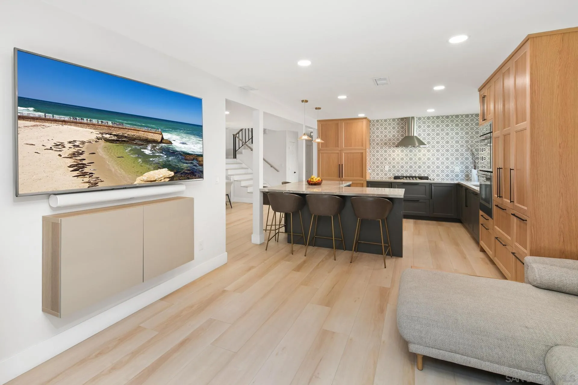 https://cdn.realtyfeed.com/cdn/127/250020380/8295a7b51119c2c4f05f1946b5fb8504.webp