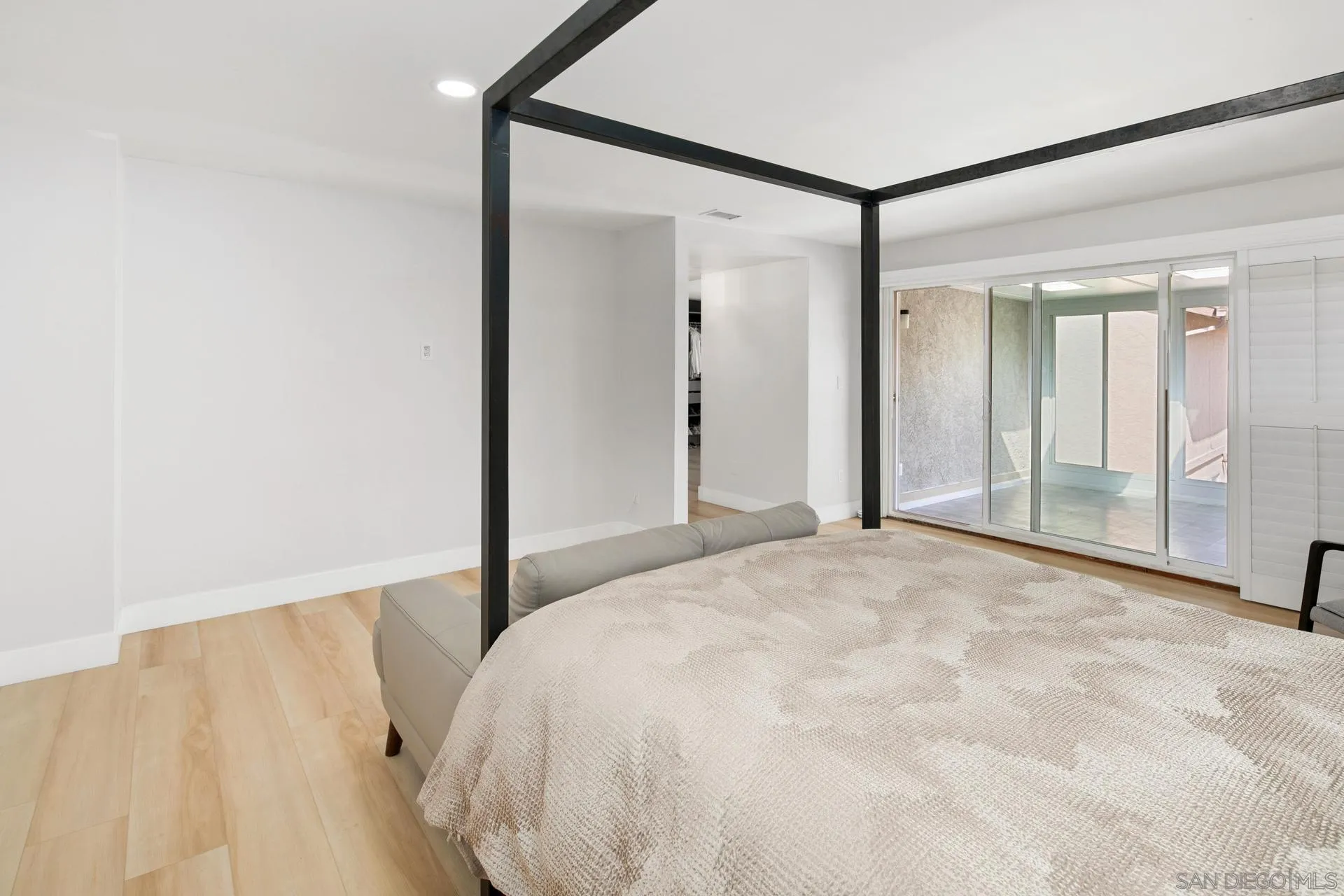 https://cdn.realtyfeed.com/cdn/127/250020380/86495b9edd05584eff42b5394822415e.webp
