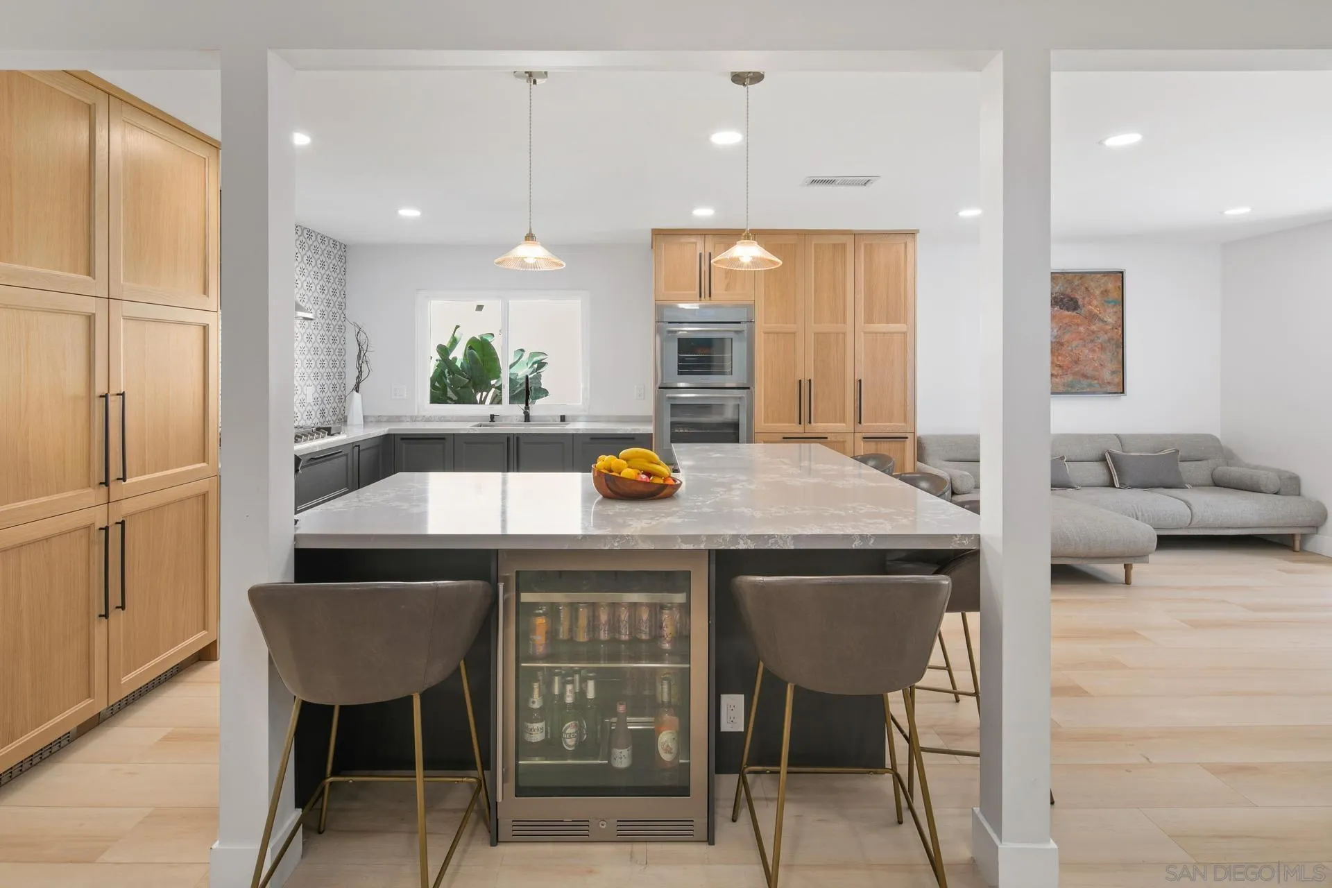 https://cdn.realtyfeed.com/cdn/127/250020380/e6b2fdb274f68aad7da9235d8c2a1533.webp