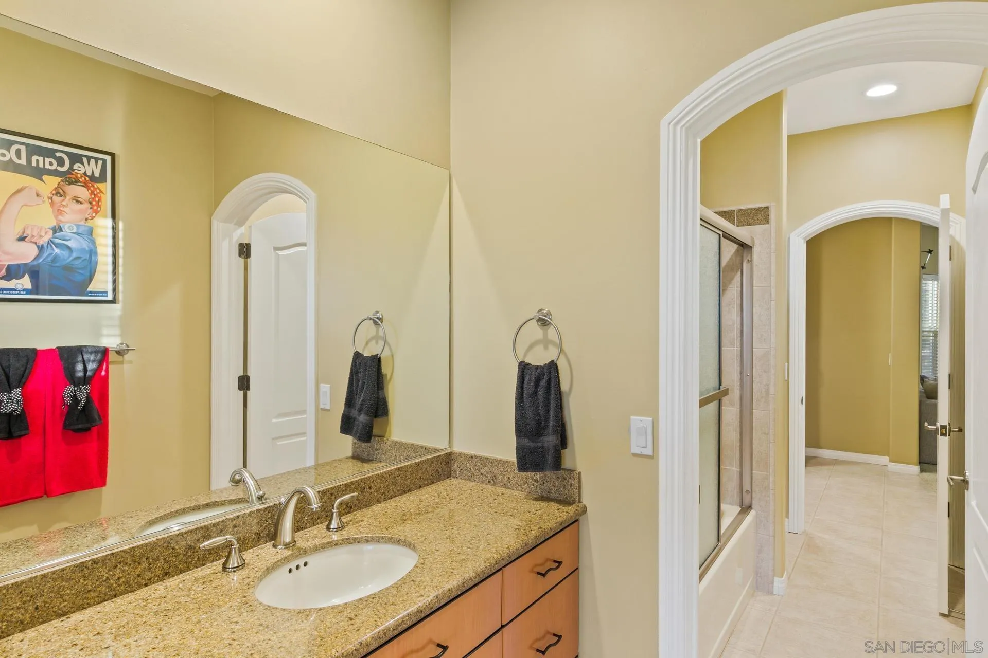https://cdn.realtyfeed.com/cdn/127/250020382/581095dcefcb3cff7392a3eaedc93925.webp