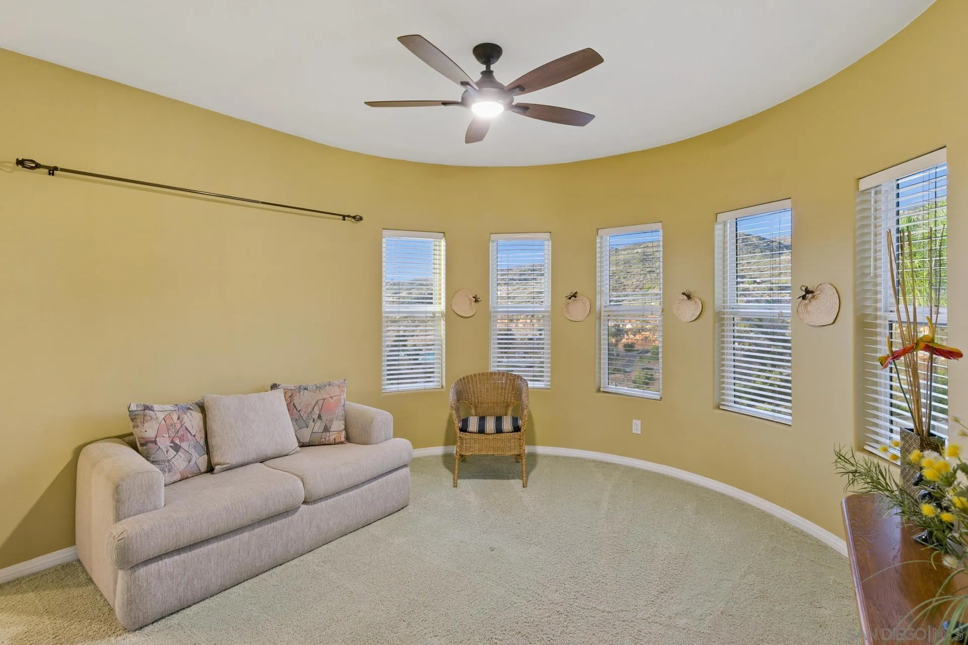 https://cdn.realtyfeed.com/cdn/127/250020382/6959e0c4e37b18339d3e301f9da3c526.webp