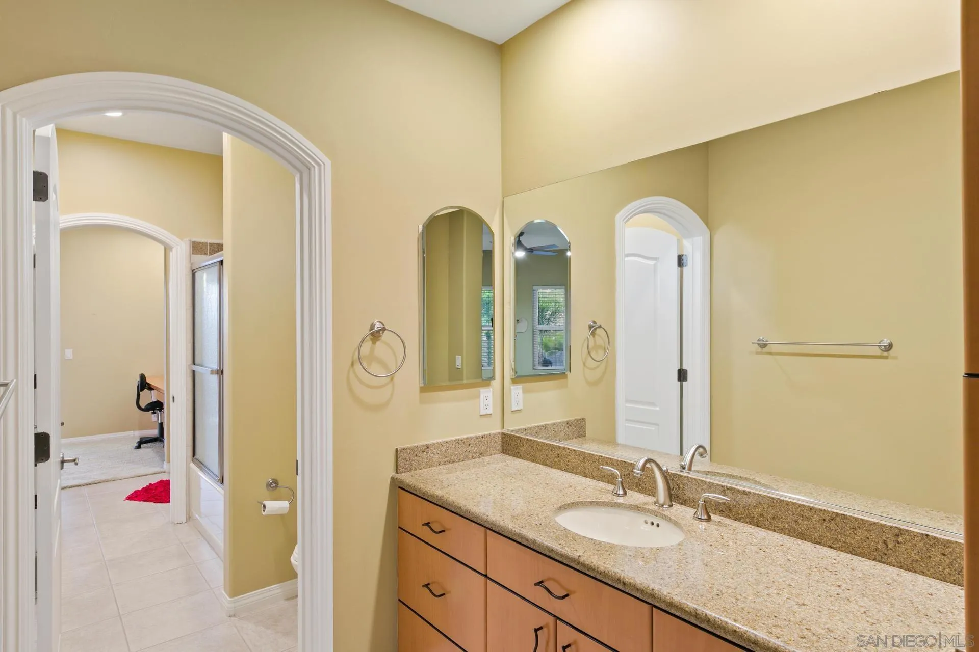 https://cdn.realtyfeed.com/cdn/127/250020382/d9d9f00627cf121215b95d3423627f5e.webp