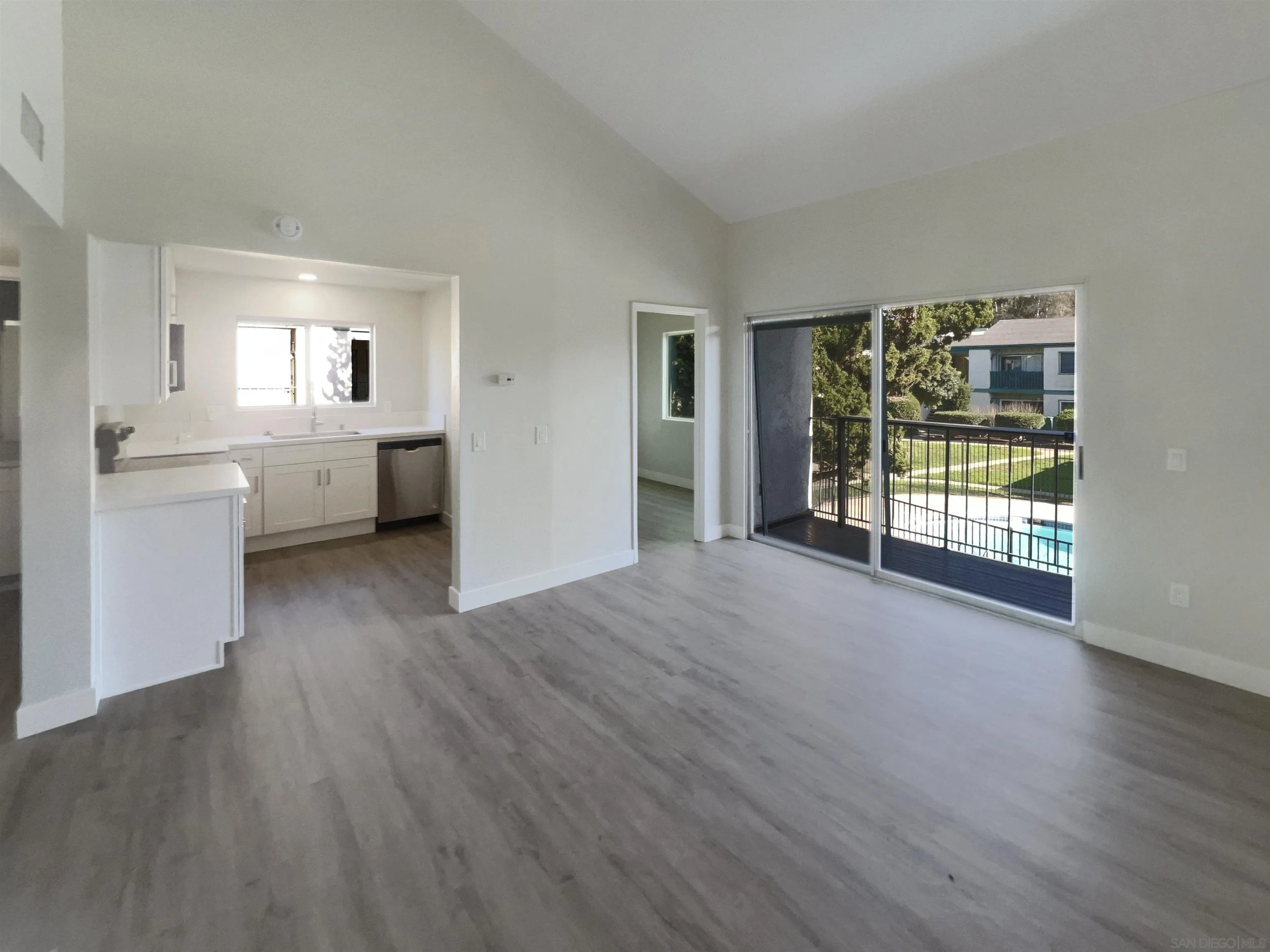 Photo #3: 250020523 Listing 