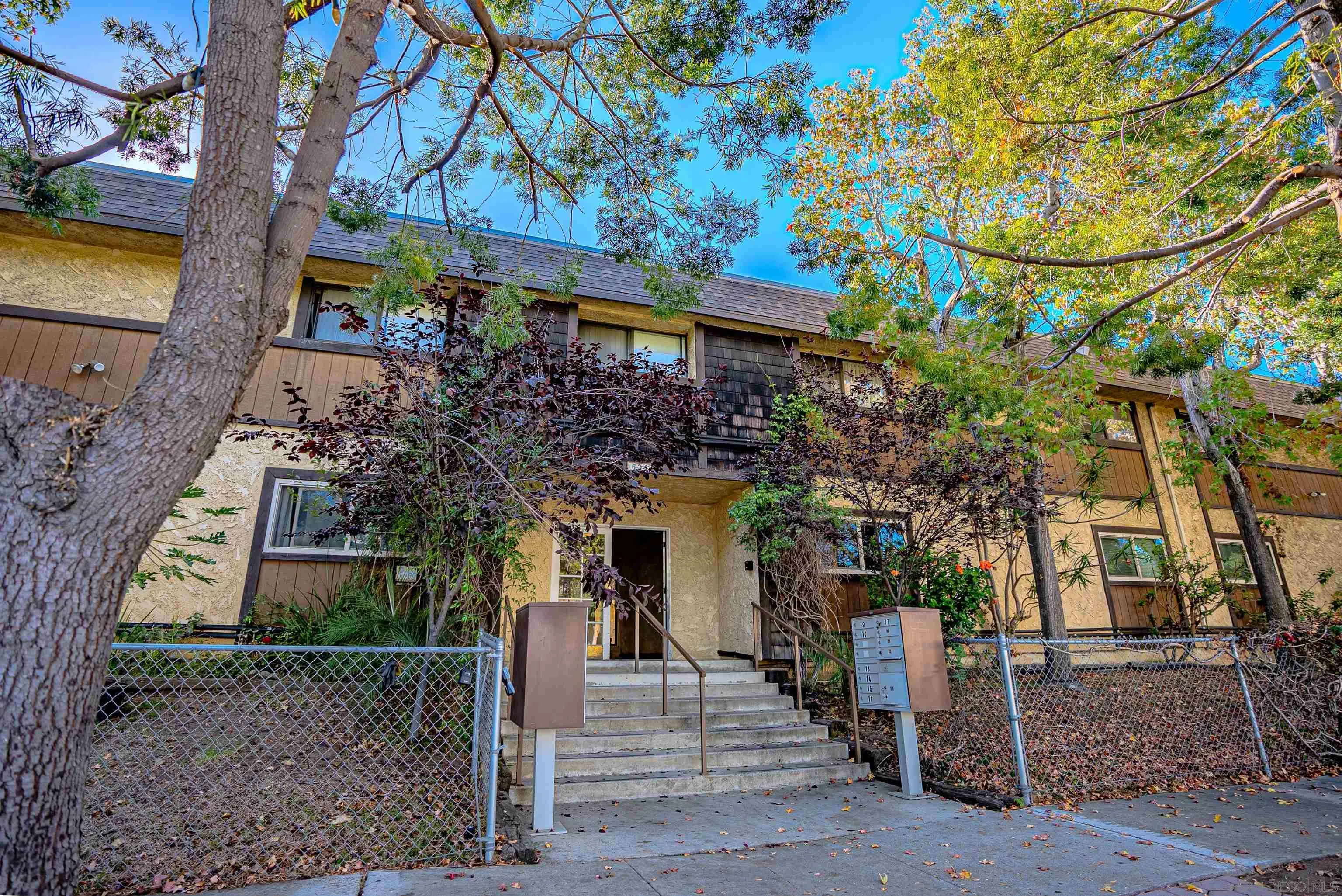 More Details about MLS # 250020536 : 634 8TH ST. UNIT #16