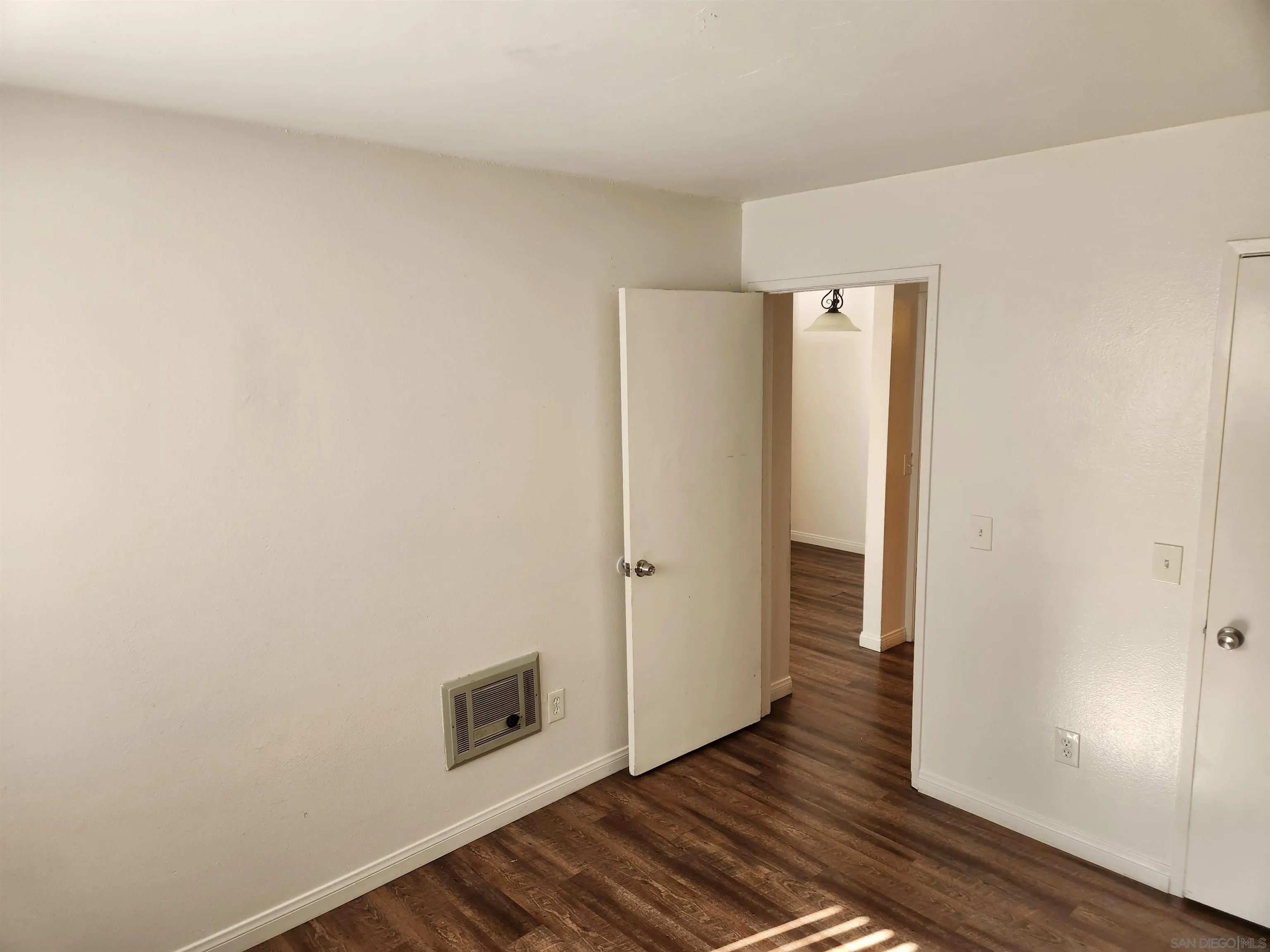 https://cdn.realtyfeed.com/cdn/127/250020541/0a01e60f5c29ee042d0a02e4239cddde.webp