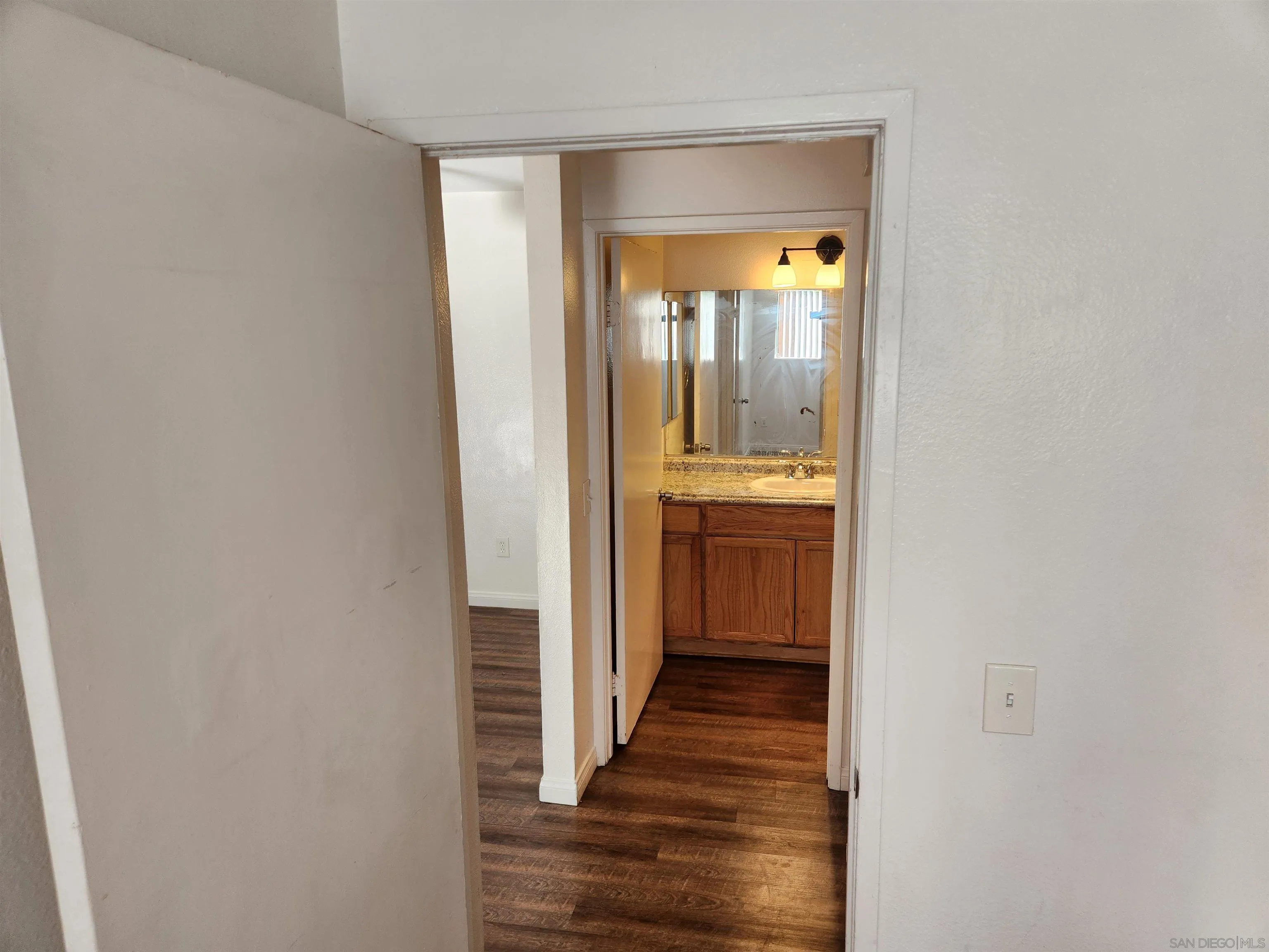 https://cdn.realtyfeed.com/cdn/127/250020541/c76dba4a74dfe5bcb9896fdafe5698fe.webp