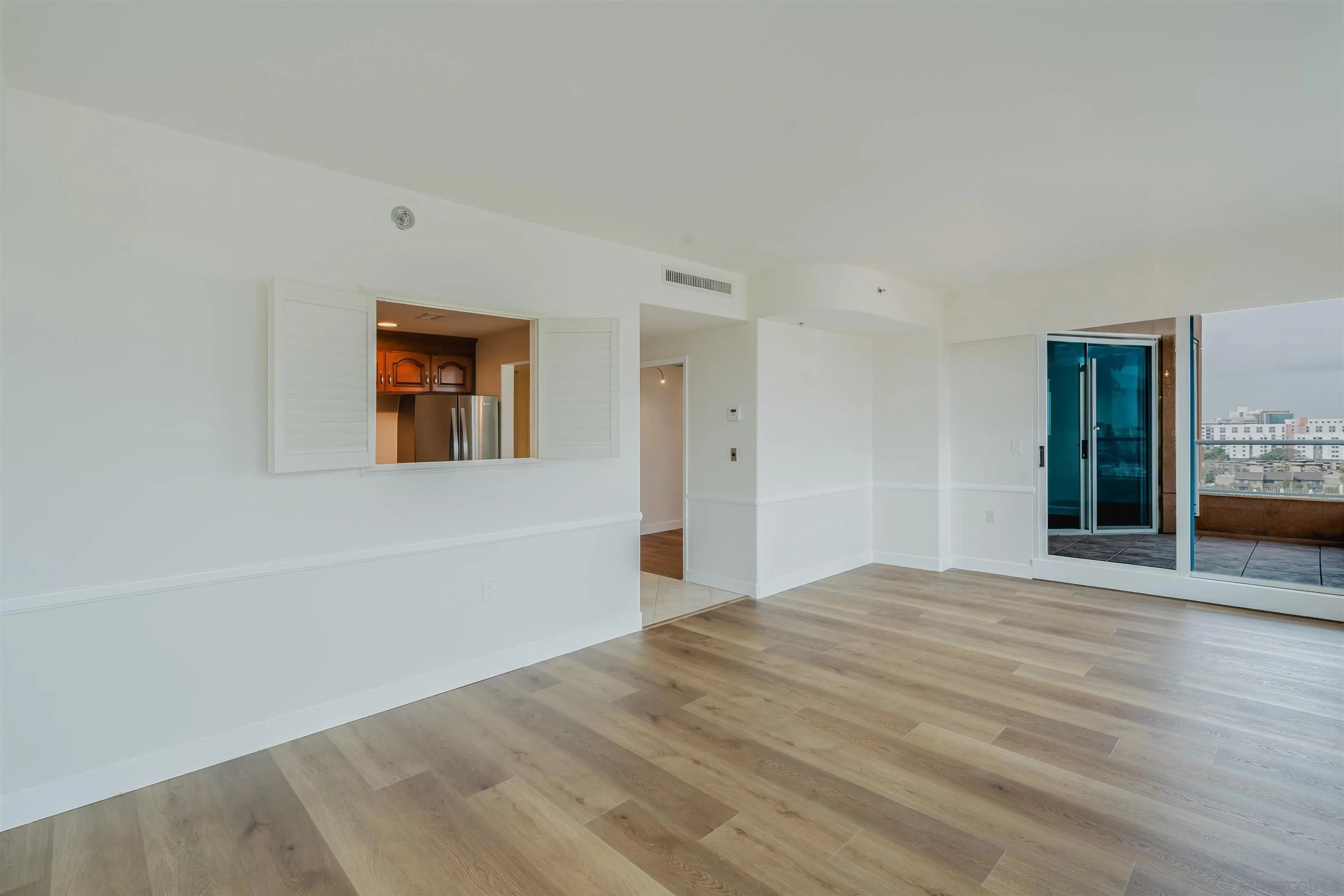 Photo #6: 250020559 Listing 