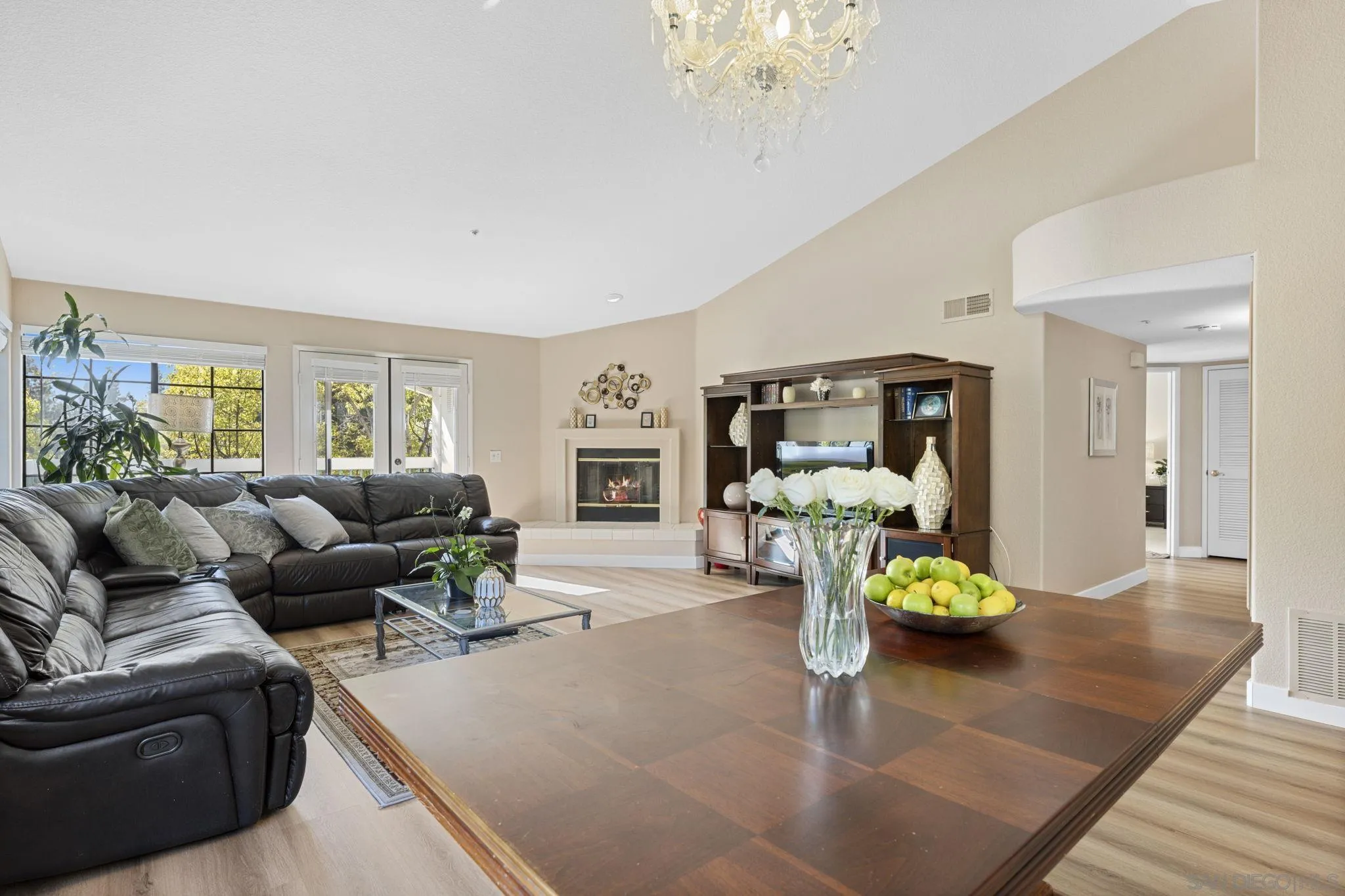 https://cdn.realtyfeed.com/cdn/127/250020572/10c65f4ecd346b94a7d8738278288988.webp