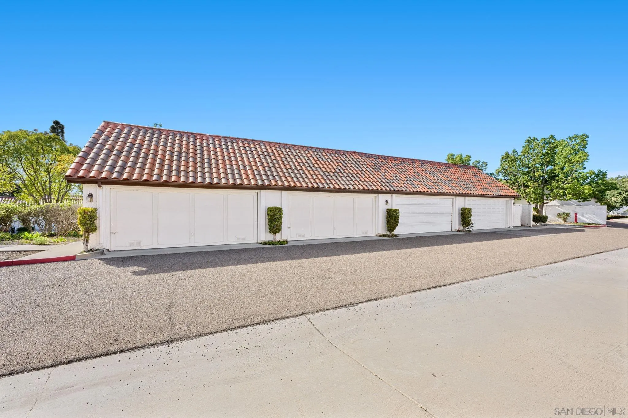 https://cdn.realtyfeed.com/cdn/127/250020572/152115f8d12d7644d2562660d5d57a81.webp