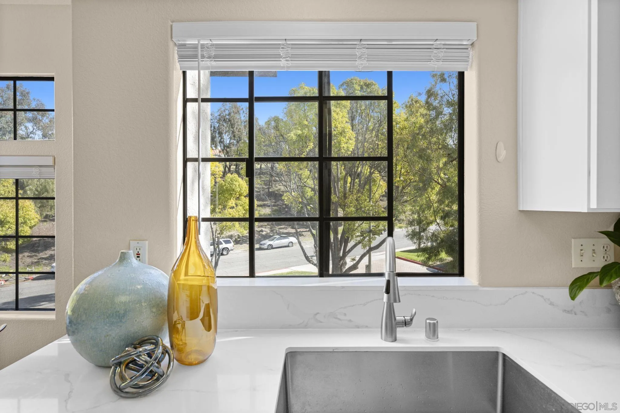 https://cdn.realtyfeed.com/cdn/127/250020572/ef9e5962f5b8d35027bdfc4886bb9258.webp