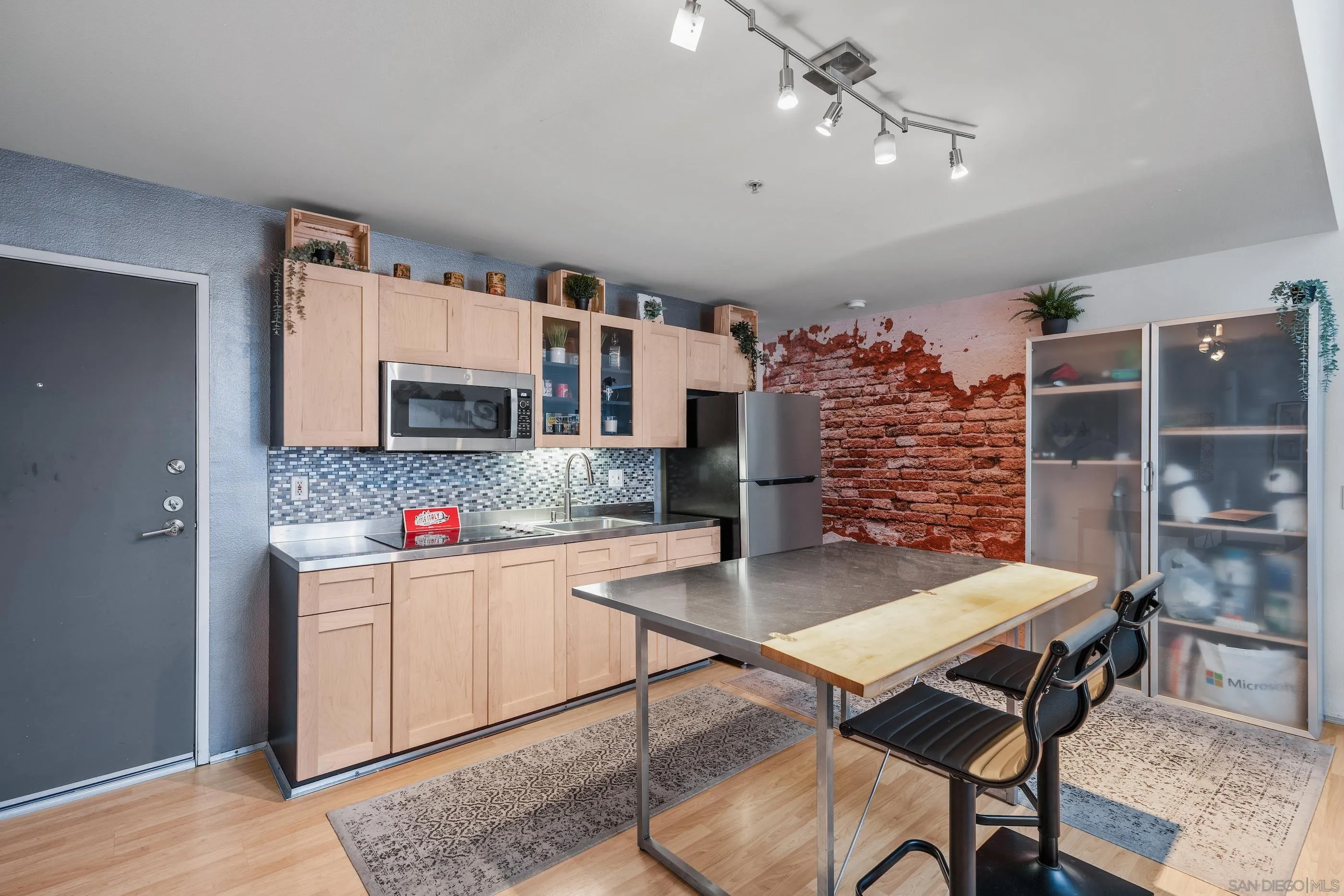 https://cdn.realtyfeed.com/cdn/127/250020622/6e33814da6f4334cedfa864bfd0cad95.webp