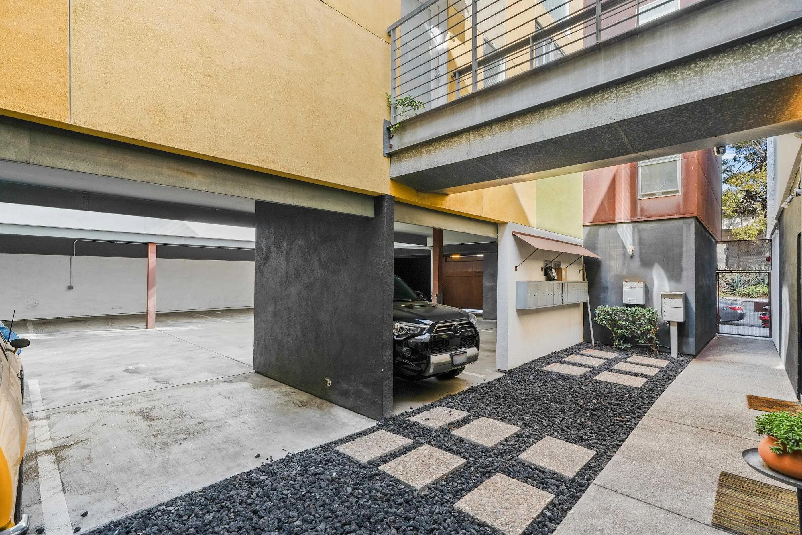https://cdn.realtyfeed.com/cdn/127/250020622/fd389faa1753943127438429ae318a2c.webp
