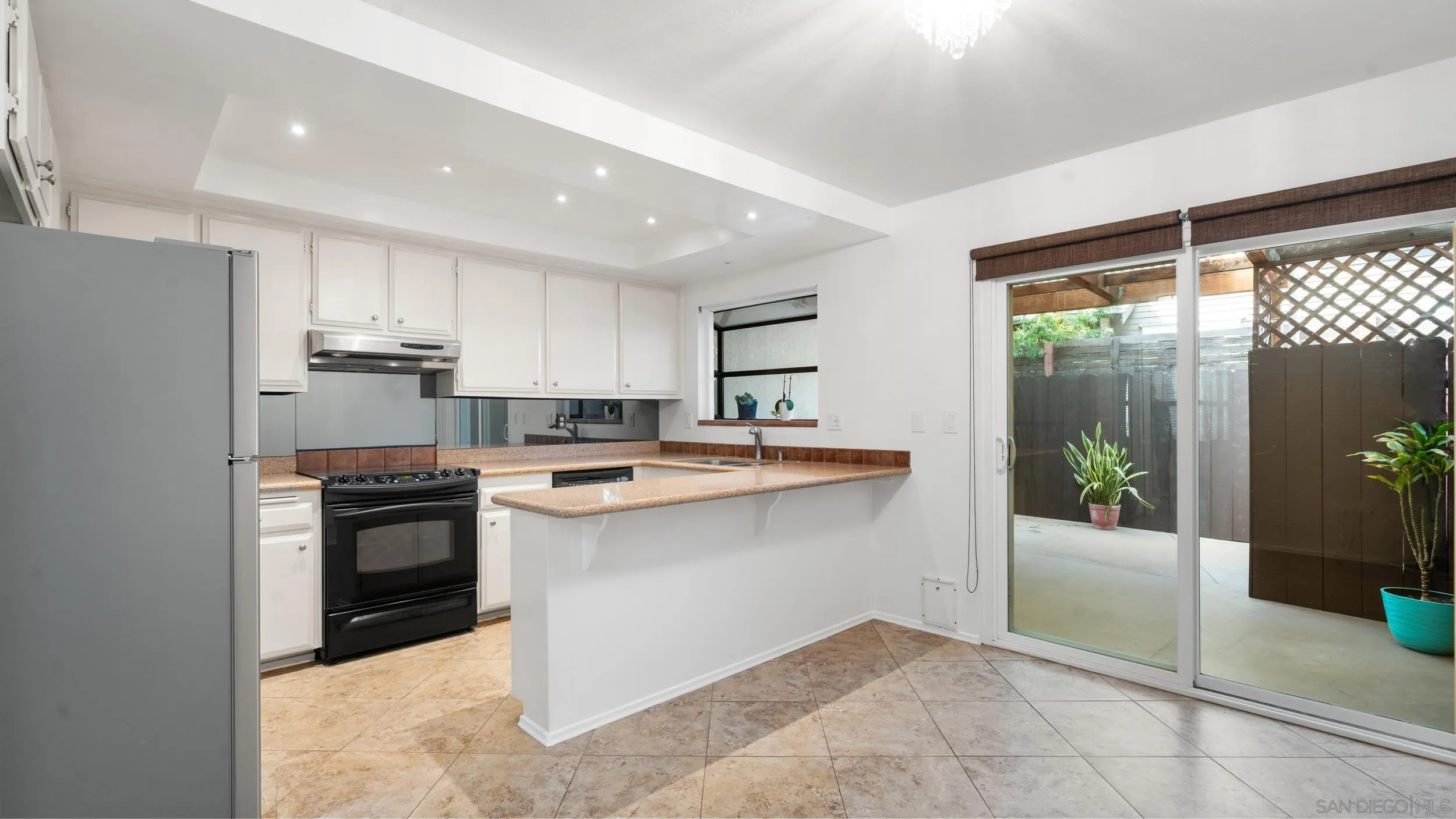 More Details about MLS # 250020648 : 1265 ESSEX ST UNIT 9