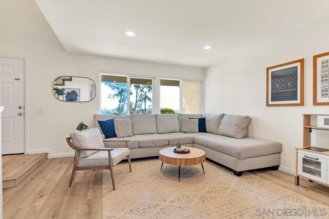 Photo #4: 250020664 Listing 