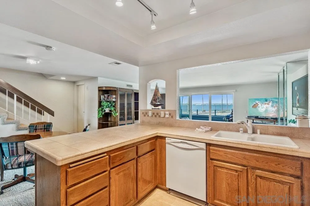 Photo #18: 250020761 Listing: Photo #18