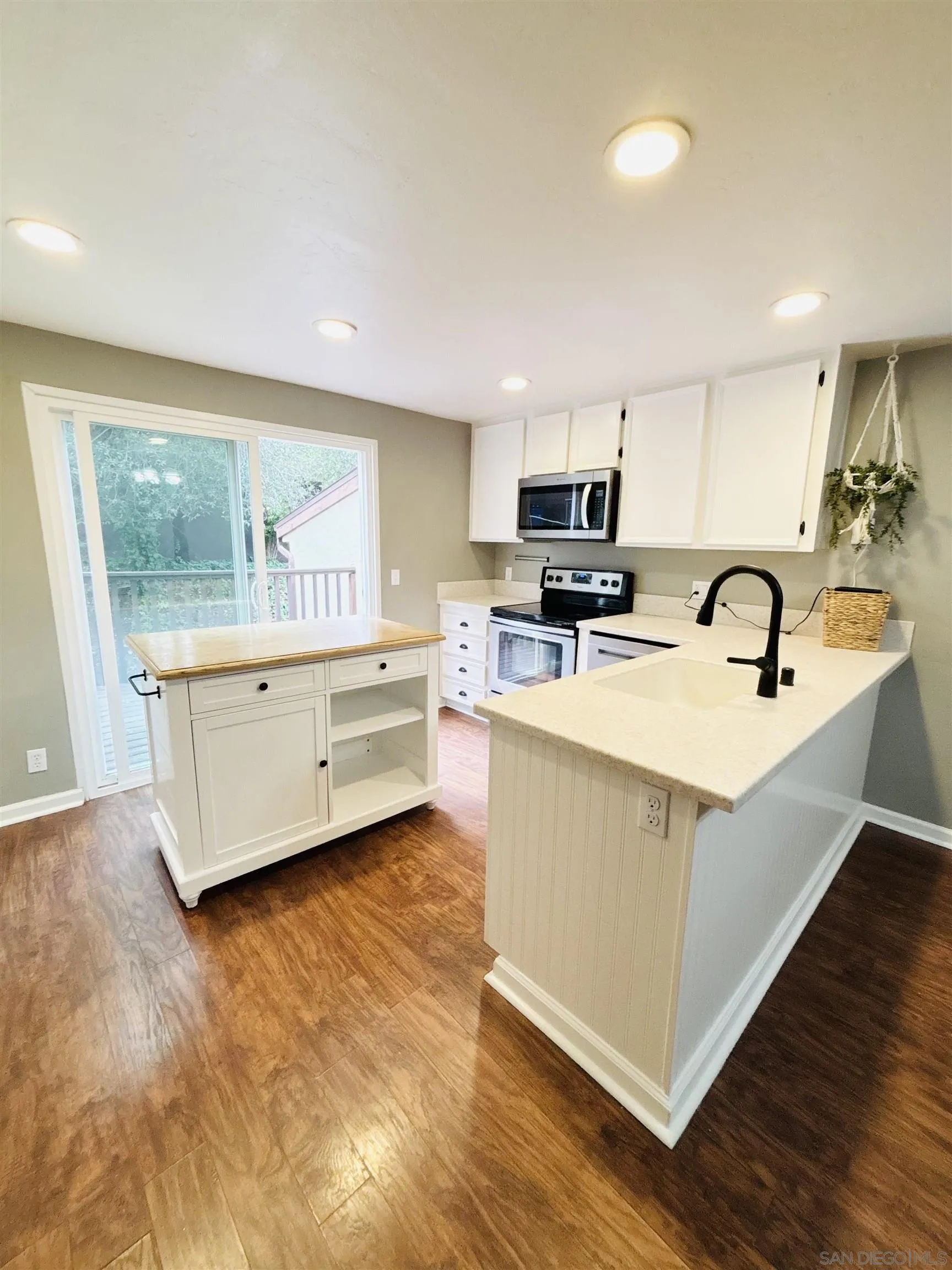 Photo #6: 250020810 Listing 