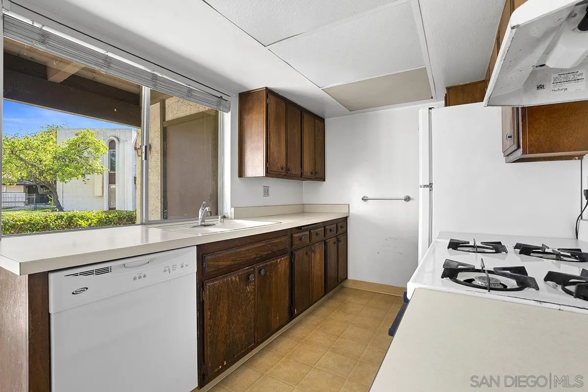 Photo #5: 250020816 Listing 