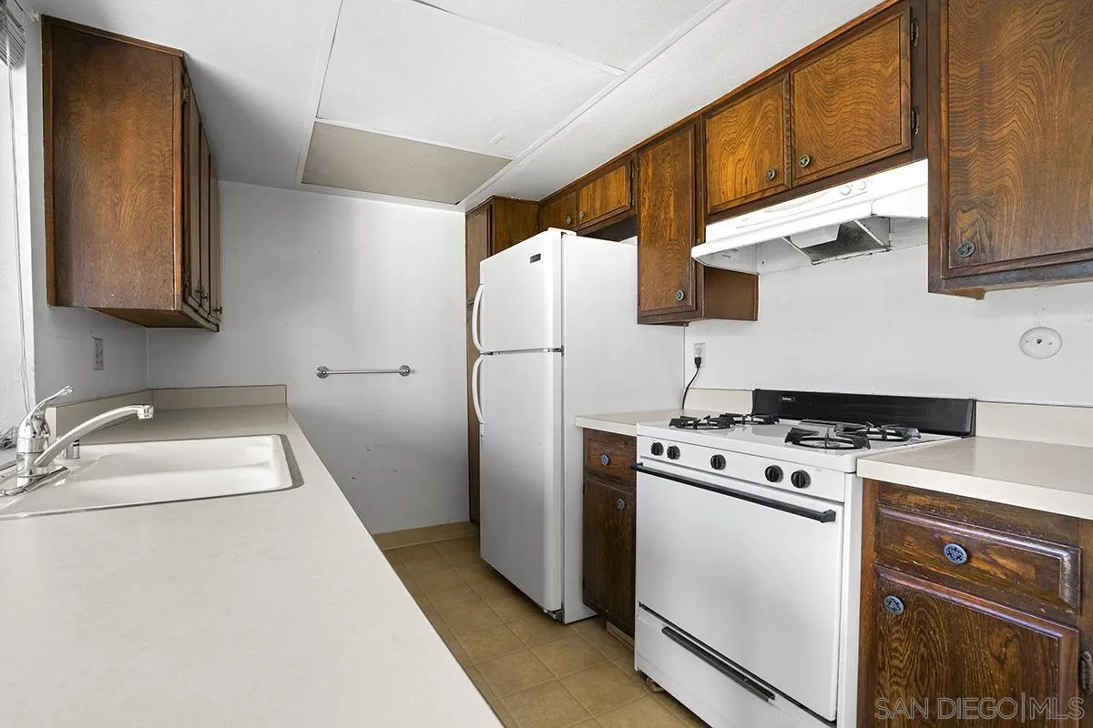 Photo #6: 250020816 Listing 