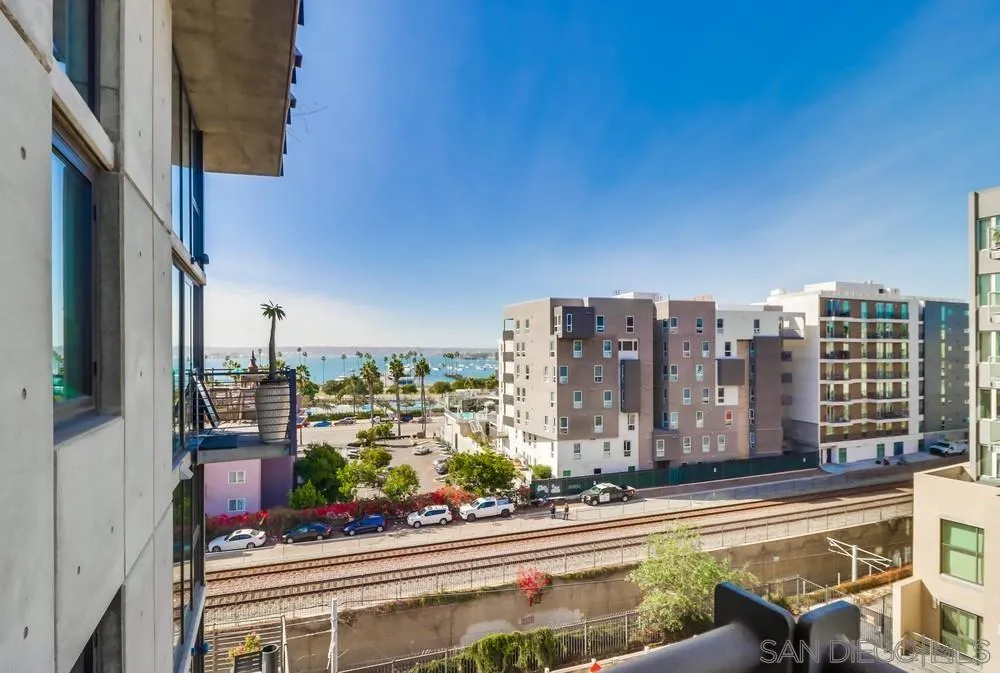 https://cdn.realtyfeed.com/cdn/127/250020846/d24d3b4dd6f82cbdcc541601da8838a9.webp