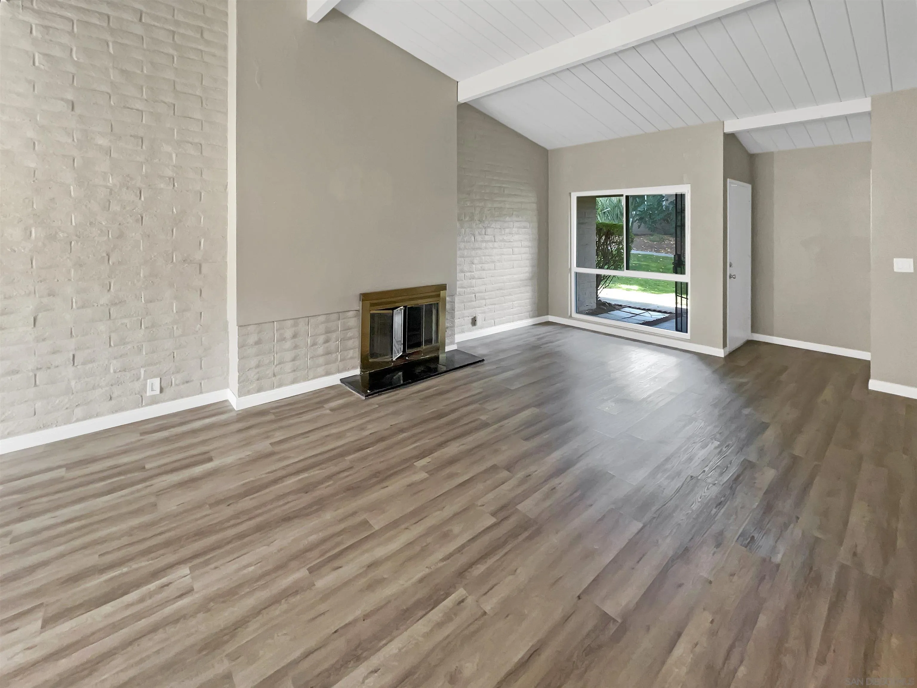 Photo #3: 250020849 Listing 