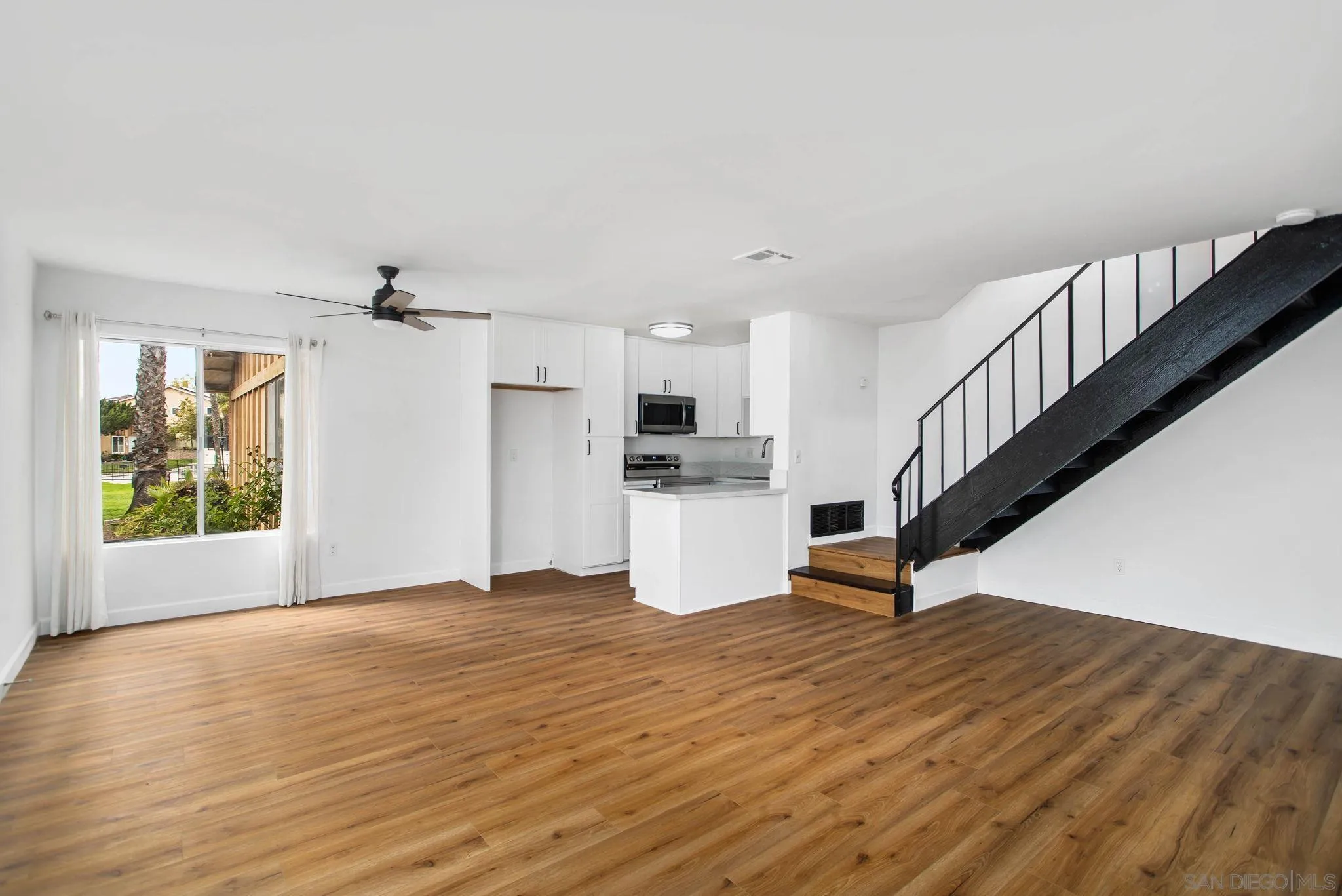 Photo #2: 250020867 Listing 