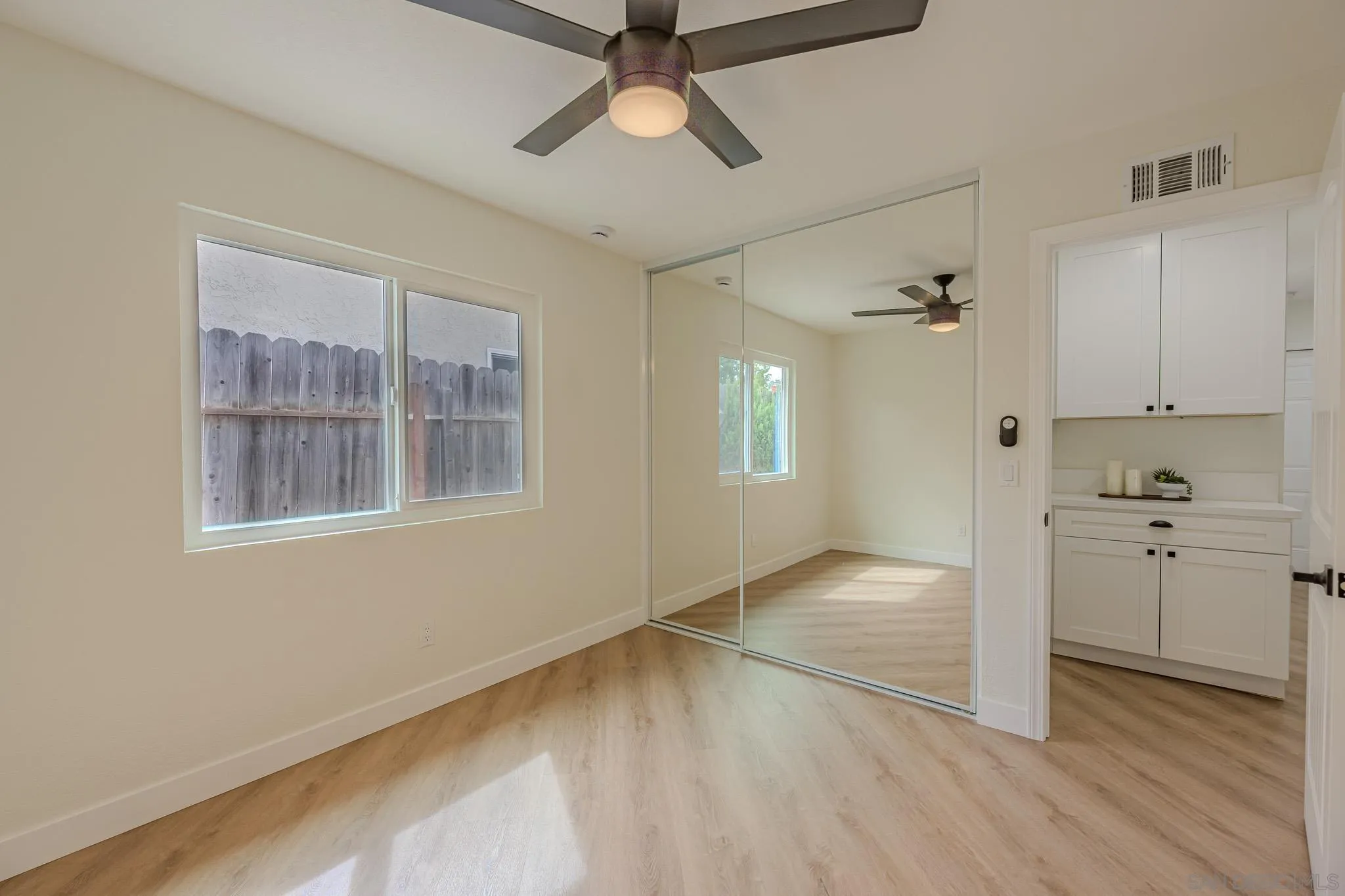 https://cdn.realtyfeed.com/cdn/127/250020886/56fd4a1538a6840905167373ec419bef.webp